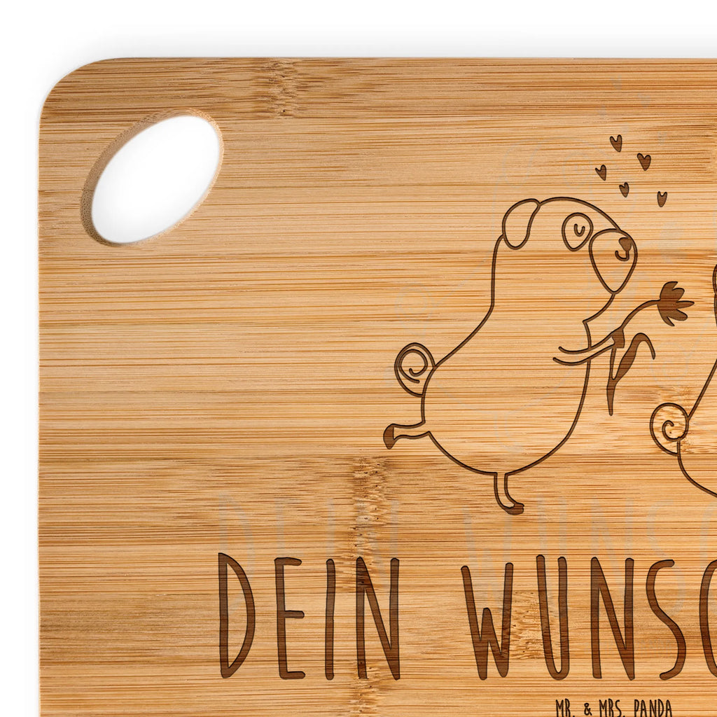 Personalisiertes Schneidebrett Mops Verliebt Schneidebrett Mit Motiv Und Namen, Schneidebrett Bambus Mit Gravur, Hochwertiges Schneidebrett Mit Gravur, Werbegeschenk mit Firmennamen, Schneidebrett Mit Gravur, Schneidebrett Mit Namen, Schneidebrett selber gestalten, Schneidebrett Mit Datum, Schneidebrett Für Paare Mit Namen, Frühstücksbrett Mit Namen, Schneidebrett Geburtstag Mit Gravur, Schneidebrett Mit Wunschtext, Schneidebrett Holz Mit Namen, Bambusbrettchen Mit Gravur, Schneidebrett Mit Logo, Holzbrett Mit Gravur, Geschenkidee Schneidebrett Mit Namen, Schneidebrett Familie Mit Namen, Personalisiertes Schneidebrett, Werbegeschenk mit Text, Schneidebrett individuell, Schneidebrett Mit Spruch Und Namen, Schneidebrett Mit Initialen, Schneidebrett Hochzeit Geschenk Mit Gravur, Schneidebrett Mit Herzen Und Wunschtext, Bambusbrett Mit Namen, Küchenbrett Mit Namen, Schneidebrett Selbst Gestalten, Schneidebrett Geschenk Personalisiert, Personalisiertes Küchenbrett, Schneidebrett Mit Personalisierung, Schneidebrett Für Grillfans Mit Gravur, Personalisiertes Bambus Schneidebrett, Hund, Hundemotiv, Haustier, Hunderasse, Tierliebhaber, Hundebesitzer, Sprüche, Geschenk Freund, Partner, Mops, Liebesspruch. Verlobt, verliebt, Möpse, Liebe, Hundeliebe