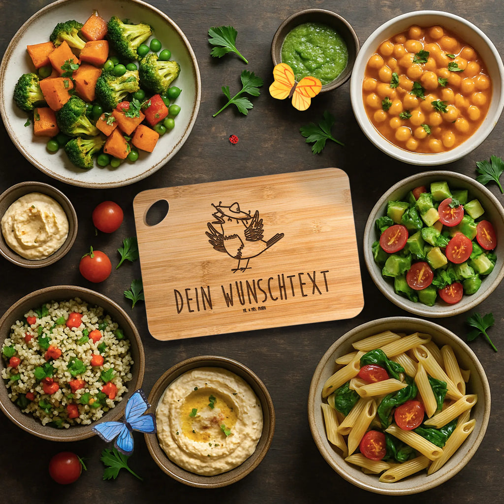 Personalisiertes Schneidebrett Rabe Sombrero Schneidebrett Geburtstag Mit Gravur, Küchenbrett Mit Namen, Schneidebrett Mit Personalisierung, Schneidebrett Mit Herzen Und Wunschtext, Werbegeschenk mit Text, Schneidebrett Für Grillfans Mit Gravur, Schneidebrett individuell, Schneidebrett Holz Mit Namen, Personalisiertes Bambus Schneidebrett, Hochwertiges Schneidebrett Mit Gravur, Personalisiertes Küchenbrett, Werbegeschenk mit Firmennamen, Schneidebrett Selbst Gestalten, Geschenkidee Schneidebrett Mit Namen, Schneidebrett Familie Mit Namen, Schneidebrett Mit Logo, Schneidebrett Bambus Mit Gravur, Holzbrett Mit Gravur, Schneidebrett selber gestalten, Bambusbrettchen Mit Gravur, Schneidebrett Mit Spruch Und Namen, Frühstücksbrett Mit Namen, Schneidebrett Mit Wunschtext, Schneidebrett Mit Initialen, Schneidebrett Geschenk Personalisiert, Bambusbrett Mit Namen, Schneidebrett Mit Gravur, Schneidebrett Mit Motiv Und Namen, Personalisiertes Schneidebrett, Schneidebrett Hochzeit Geschenk Mit Gravur, Schneidebrett Mit Namen, Schneidebrett Mit Datum, Schneidebrett Für Paare Mit Namen, Tiermotive, Gute Laune, lustige Sprüche, Tiere, Vögel, Glück Spruch, Vogel, glücklich sein, Spruch positiv, Elster, Motivation, Rabe, froh, fröhlich sein