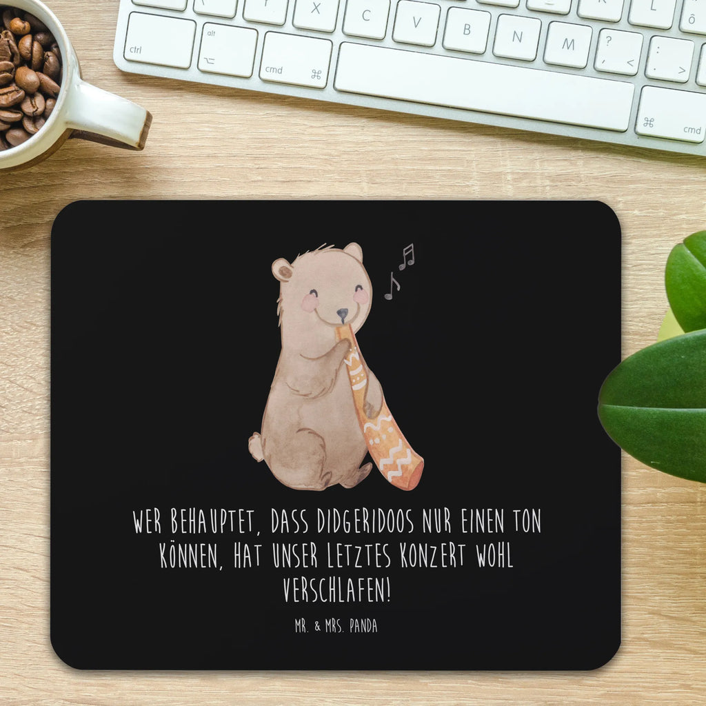 Mouse mat Wer behauptet, dass Didgeridoos nur einen Ton können, hat unser letztes Konzert wohl verschlafen! Mousepad, Mauspad, Arbeitszimmer, Mauspad Büro, Mausunterlage, Designer Mauspad, Einzigartiges Mauspad, PC Zubehör, Computer zubehör, Büroausstattung, Instrumente, Geschenke Musiker, Musikliebhaber