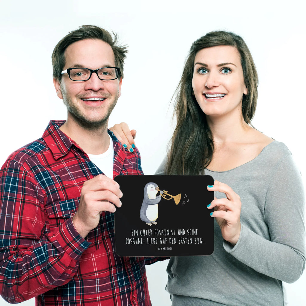 Mouse mat Ein guter Posaunist und seine Posaune: Liebe auf den ersten Zug. Büroausstattung, PC Zubehör, Mauspad Büro, Designer Mauspad, Mausunterlage, Mousepad, Einzigartiges Mauspad, Arbeitszimmer, Mauspad, Computer zubehör, Instrumente, Geschenke Musiker, Musikliebhaber