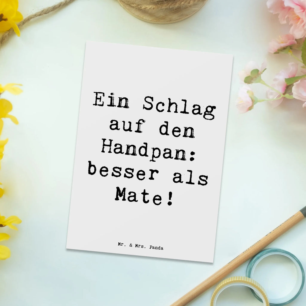 Postcard Saying Ein Schlag auf den Handpan: besser als Mate! Karte, Ansichtskarte, Geschenkkarte, Einladung, Postkarte, Ansichtskarten, Einladungskarte, Einladung Geburtstag, Grußkarte, Dankeskarte, Geburtstagskarte, Einladungskarten Geburtstag, Instrumente, Geschenke Musiker, Musikliebhaber