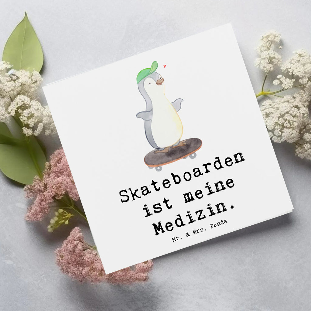 Deluxe Karte Pinguin Skateboarden Hochzeitskarte, Hochwertige Klappkarte, Hochwertige Grußkarte, Karte, Klappkarte, Glückwunschkarte, Grußkarte, Geburtstagskarte, Einladungskarte, Geschenk, Sport, Sportart, Hobby, Schenken, Danke, Dankeschön, Auszeichnung, Gewinn, Sportler, Skateplatz, Skateboard, Skateboarden, Skaten, Skateboard fahren