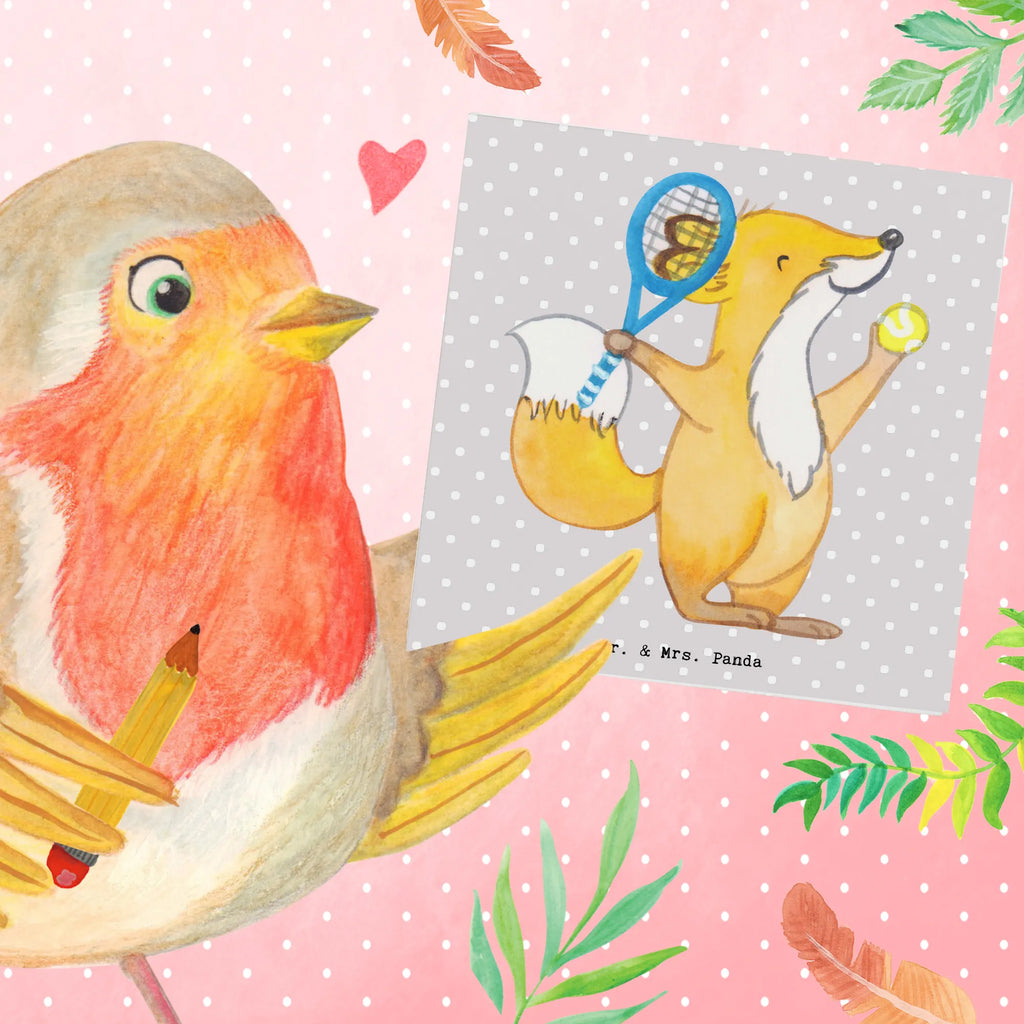 Deluxe Card Fox play tennis Hochwertige Klappkarte, Glückwunschkarte, Karte, Geburtstagskarte, Hochwertige Grußkarte, Klappkarte, Einladungskarte, Hochzeitskarte, Grußkarte, Geschenk, Sport, Sportart, Hobby, Schenken, Danke, Dankeschön, Auszeichnung, Gewinn, Sportler, Tennisclub, Tennis Turnier, Tennisverein, Ballsportart, Tennis spielen