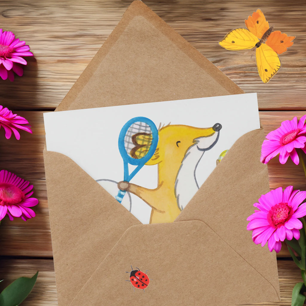 Deluxe Card Fox play tennis Hochwertige Klappkarte, Glückwunschkarte, Karte, Geburtstagskarte, Hochwertige Grußkarte, Klappkarte, Einladungskarte, Hochzeitskarte, Grußkarte, Geschenk, Sport, Sportart, Hobby, Schenken, Danke, Dankeschön, Auszeichnung, Gewinn, Sportler, Tennisclub, Tennis Turnier, Tennisverein, Ballsportart, Tennis spielen