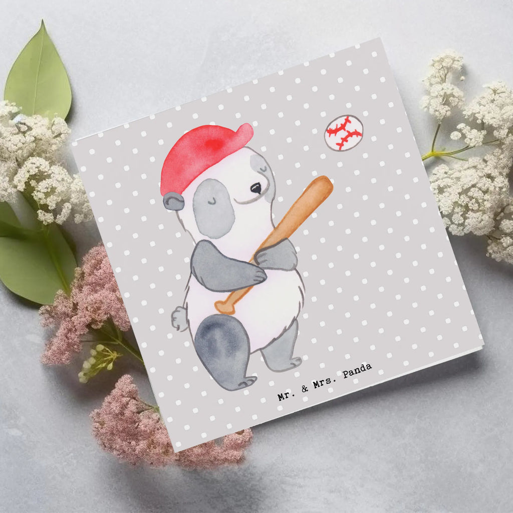 Deluxe Karte Panda Baseball spielen Hochwertige Grußkarte, Hochwertige Klappkarte, Klappkarte, Glückwunschkarte, Karte, Grußkarte, Geburtstagskarte, Hochzeitskarte, Einladungskarte, Geschenk, Sport, Sportart, Hobby, Schenken, Danke, Dankeschön, Auszeichnung, Gewinn, Sportler, Baseballverein, Baseball Match, Baseball spielen, Baseballplatz, Ballsport, Baseball Spielen