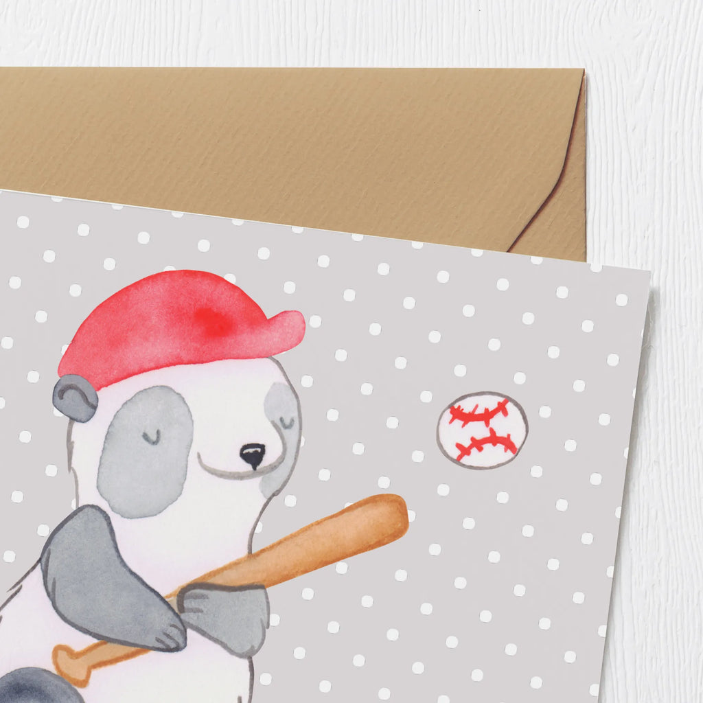 Deluxe Karte Panda Baseball spielen Hochwertige Grußkarte, Hochwertige Klappkarte, Klappkarte, Glückwunschkarte, Karte, Grußkarte, Geburtstagskarte, Hochzeitskarte, Einladungskarte, Geschenk, Sport, Sportart, Hobby, Schenken, Danke, Dankeschön, Auszeichnung, Gewinn, Sportler, Baseballverein, Baseball Match, Baseball spielen, Baseballplatz, Ballsport, Baseball Spielen