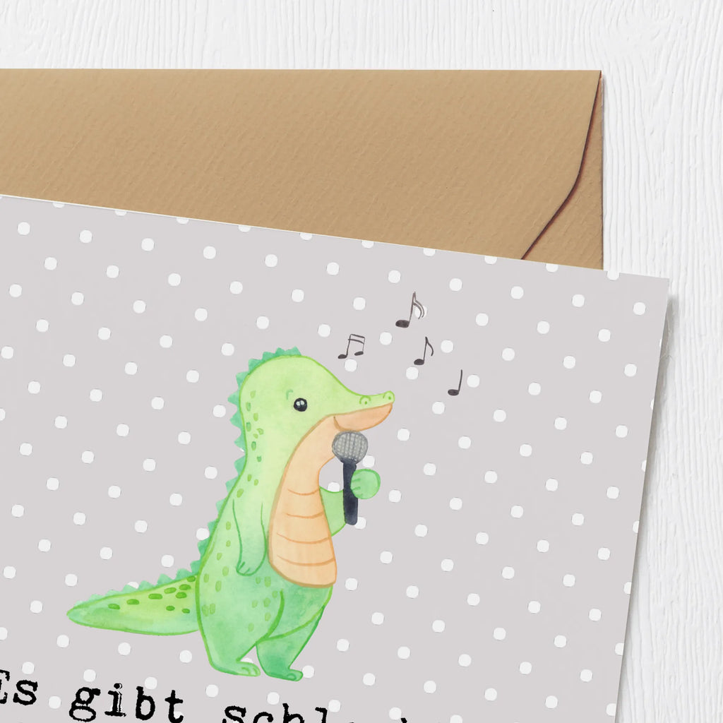 Deluxe Karte Krokodil Singen Grußkarte, Hochwertige Grußkarte, Einladungskarte, Karte, Geburtstagskarte, Klappkarte, Glückwunschkarte, Hochzeitskarte, Hochwertige Klappkarte, Geschenk, Sport, Sportart, Hobby, Schenken, Danke, Dankeschön, Auszeichnung, Gewinn, Sportler, Singen, Live Auftritt, Band, Gesang, Hobbysänger