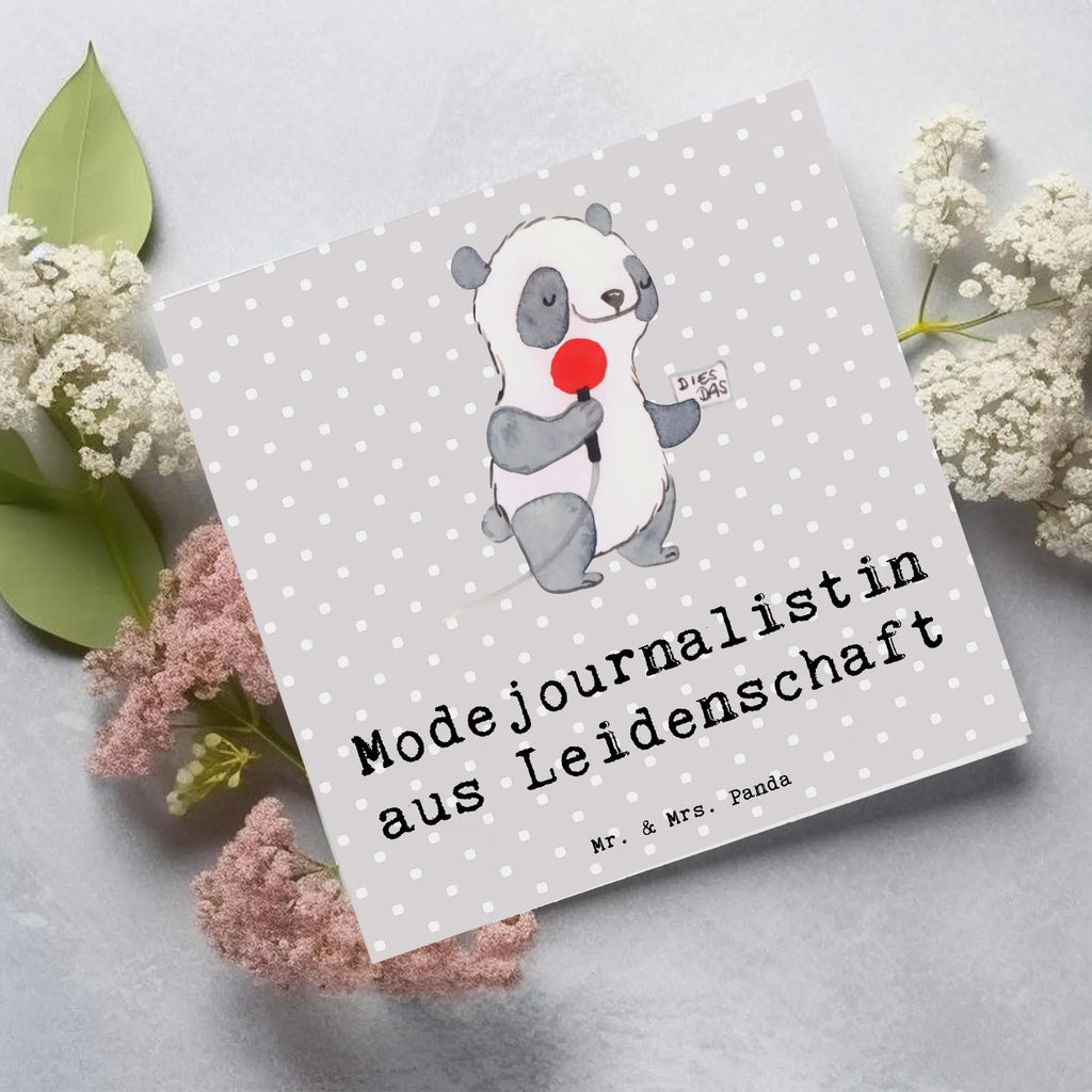 Deluxe Karte Modejournalistin Leidenschaft Geburtstagskarte, Einladungskarte, Klappkarte, Grußkarte, Hochwertige Klappkarte, Hochwertige Grußkarte, Karte, Hochzeitskarte, Glückwunschkarte, Beruf, Ausbildung, Jubiläum, Abschied, Rente, Kollege, Kollegin, Geschenk, Schenken, Arbeitskollege, Mitarbeiter, Firma, Danke, Dankeschön, Pressebüro, Journalistin, Studium, Modejournalistin, Redakteurin, Reporterin