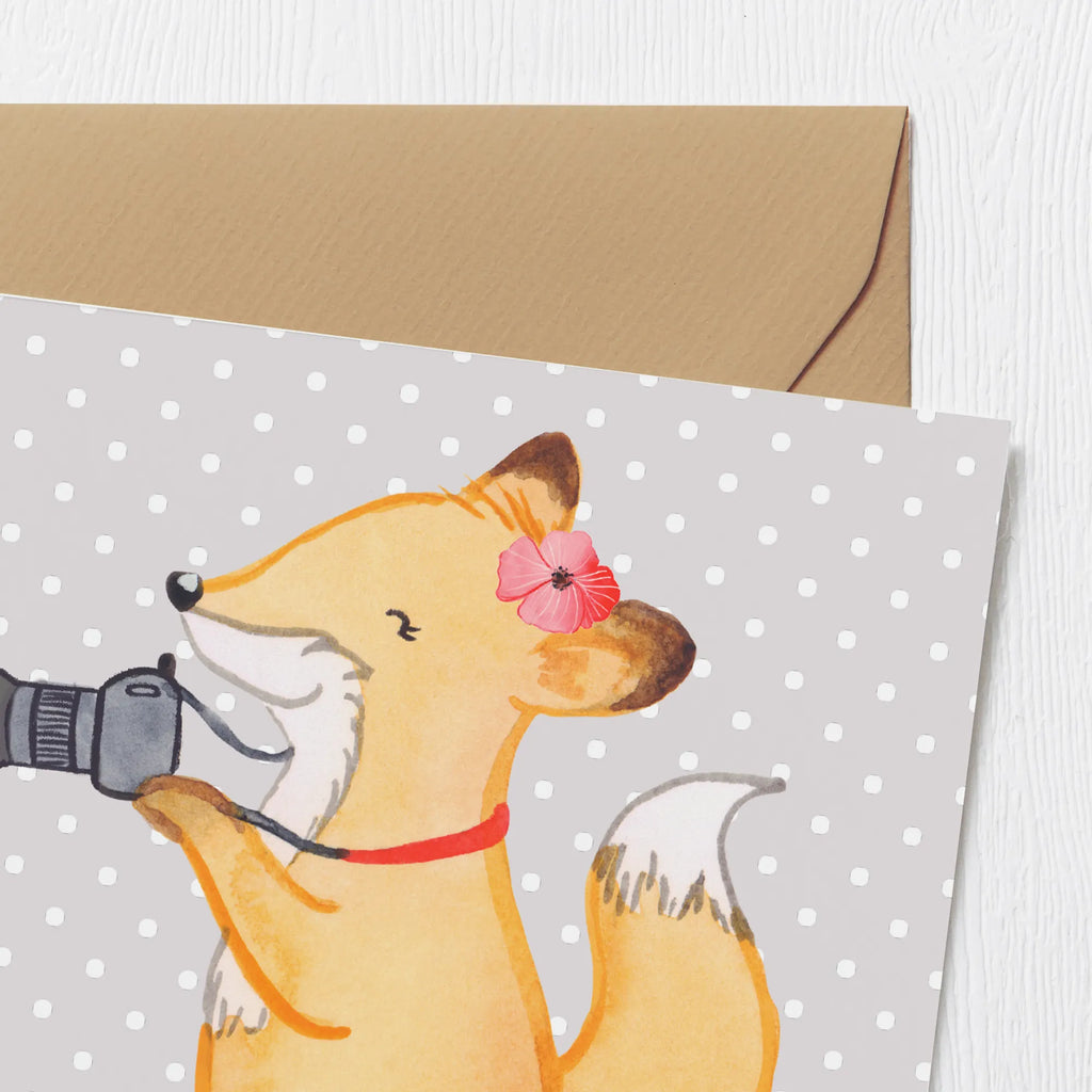 Deluxe Card female photographer Heart Klappkarte, Einladungskarte, Hochwertige Grußkarte, Geburtstagskarte, Karte, Hochwertige Klappkarte, Grußkarte, Hochzeitskarte, Glückwunschkarte, Beruf, Ausbildung, Jubiläum, Abschied, Rente, Kollege, Kollegin, Geschenk, Schenken, Arbeitskollege, Mitarbeiter, Firma, Danke, Dankeschön, Fotoreporterin, Fotografie, Hobbyfotografin, Fotografin, Profi Fotografin, Hochzeitsfotografin