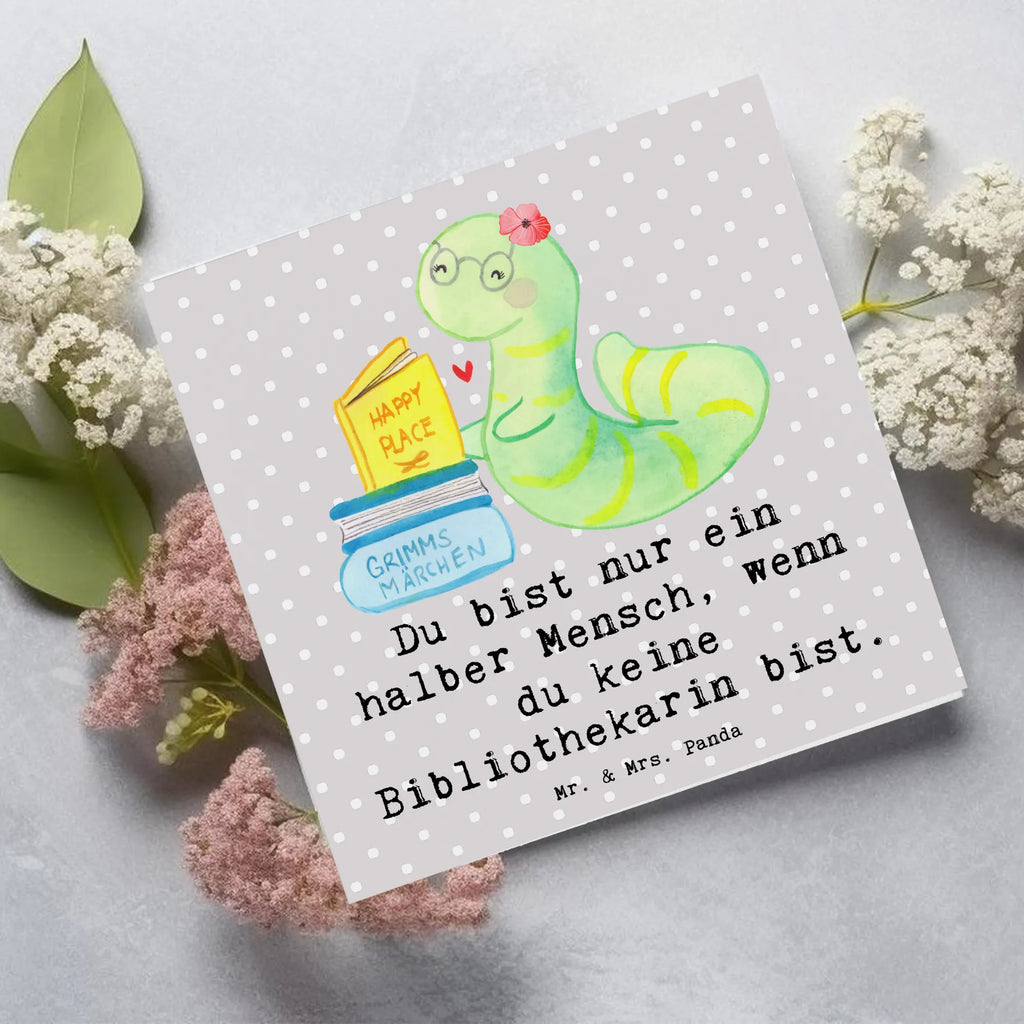 Deluxe Card Librarian Heart Einladungskarte, Hochwertige Grußkarte, Karte, Geburtstagskarte, Hochwertige Klappkarte, Hochzeitskarte, Glückwunschkarte, Klappkarte, Grußkarte, Beruf, Ausbildung, Jubiläum, Abschied, Rente, Kollege, Kollegin, Geschenk, Schenken, Arbeitskollege, Mitarbeiter, Firma, Danke, Dankeschön, Leseratte, Bibliothek, Bücherwurm, Buchhandlung, Bücherliebe, Bibliothekarin
