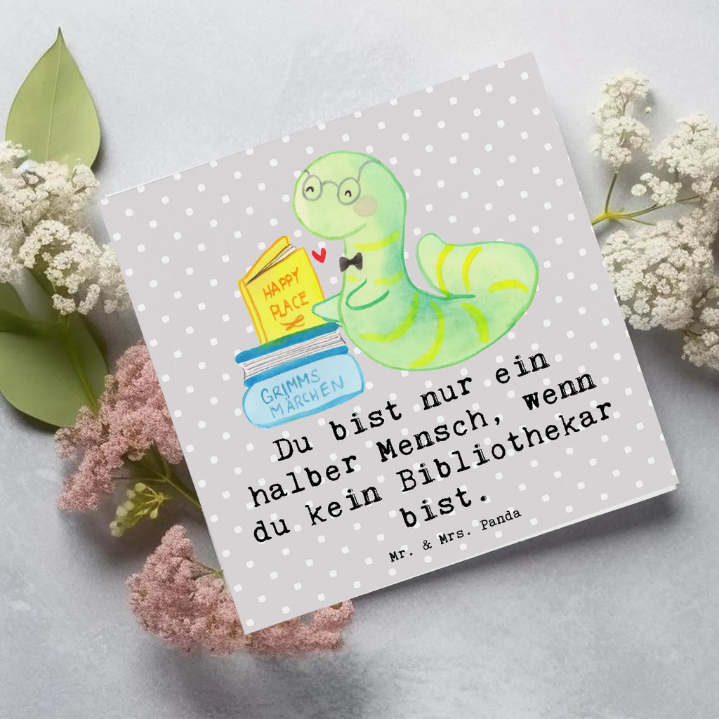 Deluxe Card librarian Heart Klappkarte, Einladungskarte, Karte, Hochwertige Klappkarte, Geburtstagskarte, Hochwertige Grußkarte, Hochzeitskarte, Glückwunschkarte, Grußkarte, Beruf, Ausbildung, Jubiläum, Abschied, Rente, Kollege, Kollegin, Geschenk, Schenken, Arbeitskollege, Mitarbeiter, Firma, Danke, Dankeschön, Bibliothekar, Bücherliebe, Bücherwurm, Leseratte, Bibliothek, Buchhandlung
