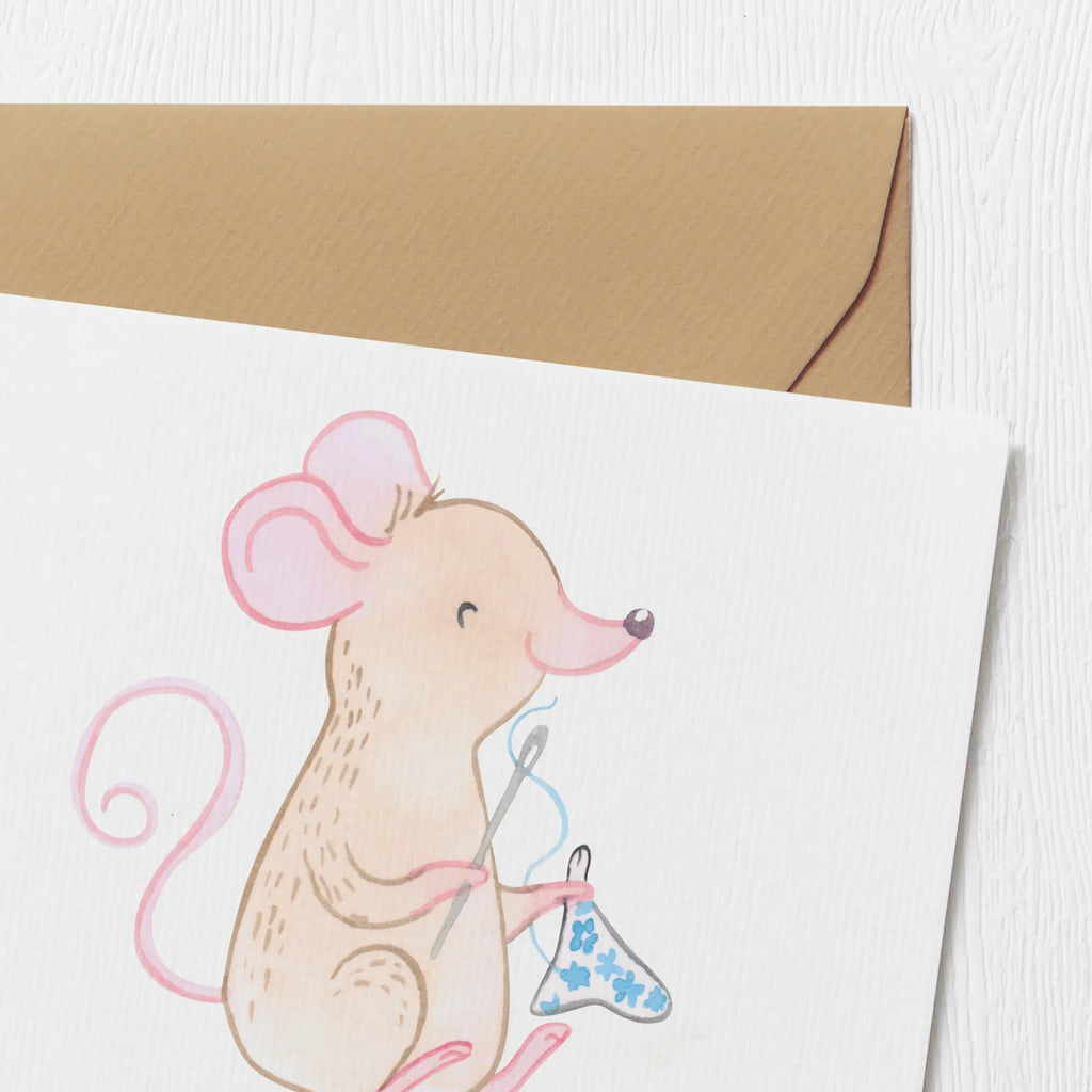 Personalized Deluxe Card Mouse Sew Grußkarte selber drucken, Personalisiertere Klappkarte, Grußkarte selbst gestalten, Grußkarte mit Namen, Grußkarte als Geldgeschenk, Personalisierte Einladungskarte, Personalisierte Geburtstagskarte, Personalisierte Karte, Grußkarten personalisiert, Personalisierte Hochzeitskarte, Grußkarte mit persönlichen Nachrichten, Personalisierte Grußkarte, Personalisierte Glückwunschkarte, Geschenk, Sport, Sportart, Hobby, Schenken, Danke, Dankeschön, Auszeichnung, Gewinn, Sportler, DIY, Nähmaschine, Nähkurs, Nähen, kreatives Hobby