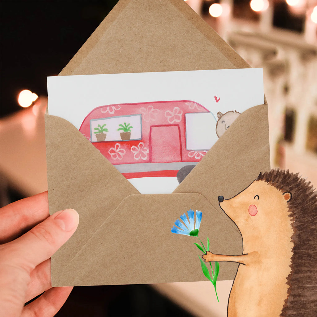 Personalized Deluxe Card bear camper Grußkarte selbst gestalten, Personalisierte Karte, Grußkarte selber drucken, Grußkarte mit persönlichen Nachrichten, Grußkarte mit Namen, Personalisierte Glückwunschkarte, Personalisierte Geburtstagskarte, Grußkarte als Geldgeschenk, Personalisierte Einladungskarte, Personalisiertere Klappkarte, Personalisierte Hochzeitskarte, Grußkarten personalisiert, Personalisierte Grußkarte, Geschenk, Sport, Sportart, Hobby, Schenken, Danke, Dankeschön, Auszeichnung, Gewinn, Sportler, Zelten, Wohnmobil, Campingplatz, Urlaub, Campen, Roadtrip, Camper