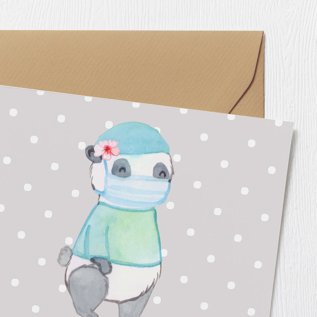 Personalized Deluxe Card Female Surgeon heart Grußkarte als Geldgeschenk, Personalisierte Glückwunschkarte, Personalisierte Hochzeitskarte, Personalisiertere Klappkarte, Personalisierte Geburtstagskarte, Personalisierte Grußkarte, Personalisierte Einladungskarte, Grußkarte mit persönlichen Nachrichten, Grußkarten personalisiert, Personalisierte Karte, Grußkarte selbst gestalten, Grußkarte mit Namen, Grußkarte selber drucken, Beruf, Ausbildung, Jubiläum, Abschied, Rente, Kollege, Kollegin, Geschenk, Schenken, Arbeitskollege, Mitarbeiter, Firma, Danke, Dankeschön, Chirurgin, Unfallchirurgini, Ärztin, Notfallchirurgin, Medizinerin, Krankenhaus