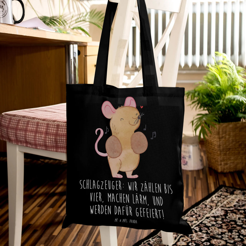 Tote bag Schlagzeuger: Wir zählen bis vier, machen Lärm, und werden dafür gefeiert! Jutetasche, Stoffbeutel, Schultertasche, Beuteltasche, Umhängetasche, Einkaufstasche, Beutel, Stofftasche, Badetasche, Jutebeutel, Shopper, Einkaufstüte, Tasche, Laptoptasche, Tragetasche, Strandtasche, Instrumente, Geschenke Musiker, Musikliebhaber