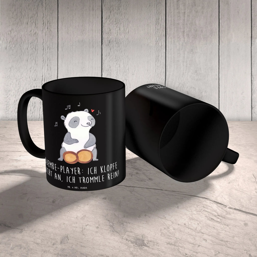 Mug Djembe-Player: Ich klopfe nicht an, ich trommle rein! Keramiktasse, Bürotasse, Tasse, Geschenktasse, Kaffeetasse, Tasse mit Motiven, Porzellantasse, Teetasse, Tasse mit Zitaten, Instrumente, Geschenke Musiker, Musikliebhaber