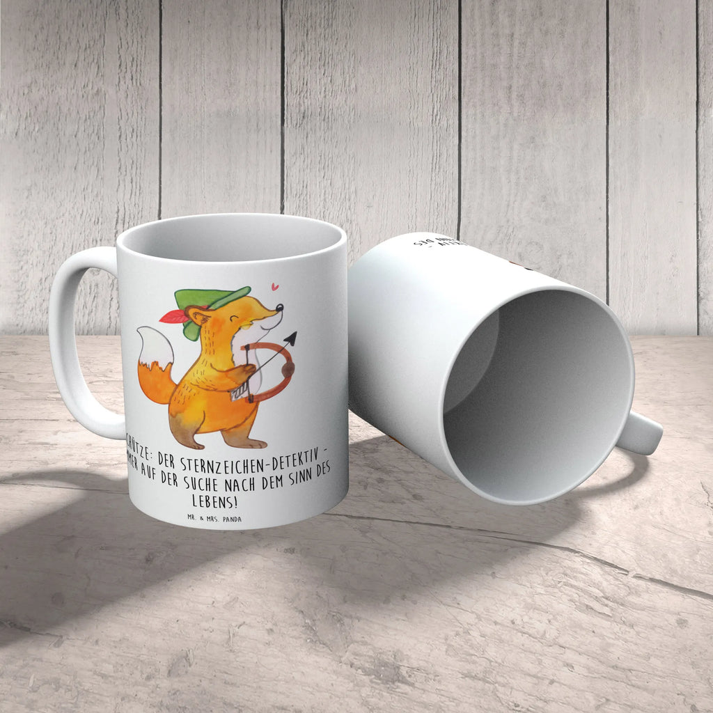 Mug Schütze: Der Sternzeichen-Detektiv - immer auf der Suche nach dem Sinn des Lebens! Tasse, Teetasse, Porzellantasse, Bürotasse, Keramiktasse, Tasse mit Zitaten, Tasse mit Motiven, Kaffeetasse, Geschenktasse, Tierkreiszeichen, Sternzeichen, Horoskop, Astrologie, Aszendent