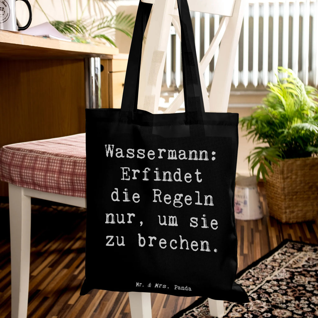 Tote bag Saying Wassermann: Erfindet die Regeln nur, um sie zu brechen. Beuteltasche, Beutel, Einkaufstasche, Jutebeutel, Stoffbeutel, Tasche, Shopper, Umhängetasche, Strandtasche, Schultertasche, Stofftasche, Tragetasche, Badetasche, Jutetasche, Einkaufstüte, Laptoptasche, Tierkreiszeichen, Sternzeichen, Horoskop, Astrologie, Aszendent