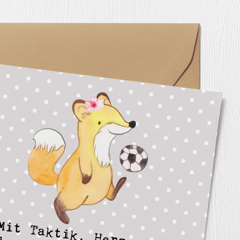 Deluxe Card Mit Taktik, Herz und Leidenschaft führst du uns zum Sieg. Danke, dass du mehr als nur unsere Trainerin bist! Glückwunschkarte, Geburtstagskarte, Klappkarte, Karte, Hochwertige Grußkarte, Hochwertige Klappkarte, Hochzeitskarte, Einladungskarte, Grußkarte, Geschenk, Sport, Sportart, Hobby, Schenken, Danke, Dankeschön, Auszeichnung, Gewinn, Sportler