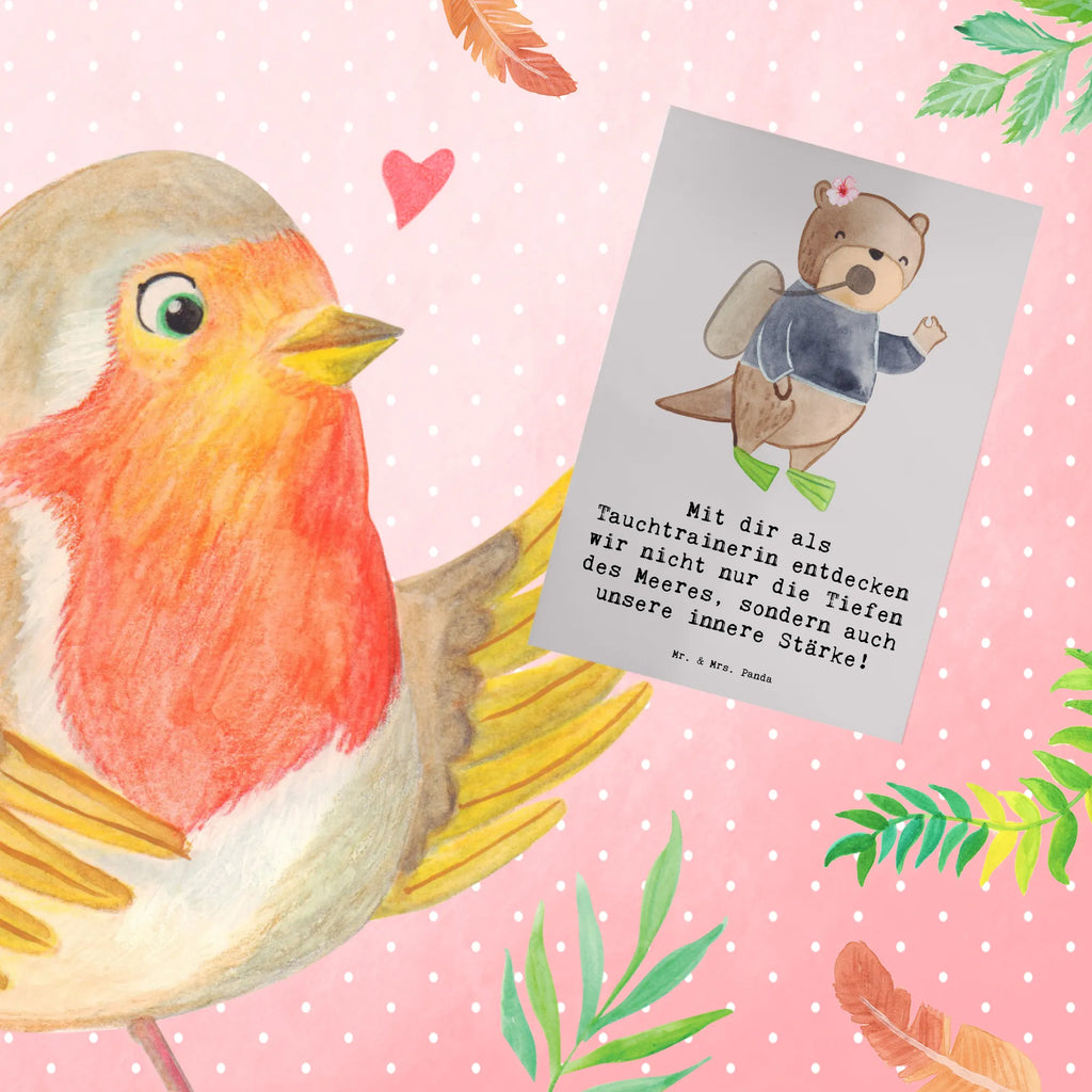 Greetings card Mit dir als Tauchtrainerin entdecken wir nicht nur die Tiefen des Meeres, sondern auch unsere innere Stärke! Einladungskarte, Klappkarte, Glückwunschkarte, Geburtstagskarte, Hochzeitskarte, Ansichtskarten, Karte, Grußkarte, Geschenk, Sport, Sportart, Hobby, Schenken, Danke, Dankeschön, Auszeichnung, Gewinn, Sportler