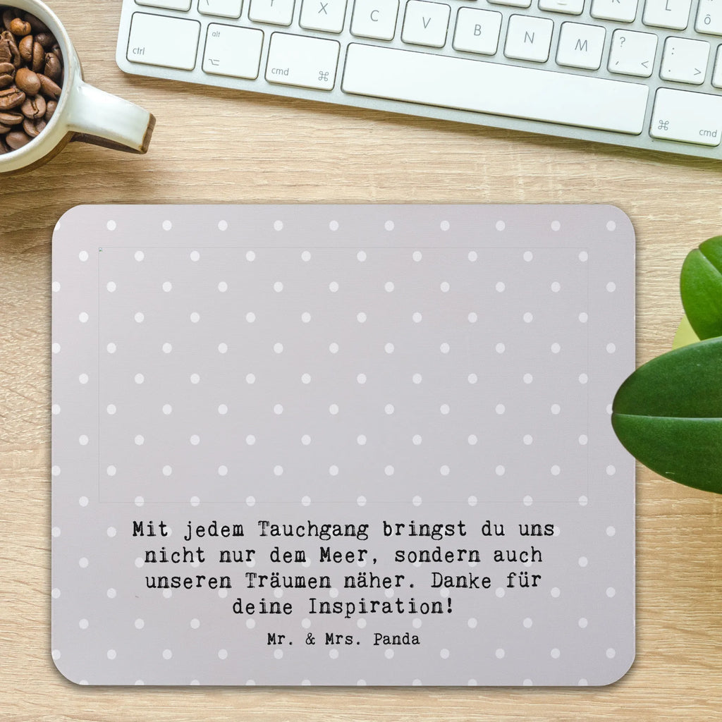 Mouse mat Mit jedem Tauchgang bringst du uns nicht nur dem Meer, sondern auch unseren Träumen näher. Danke für deine Inspiration! mauspad pc, computermatte, notebook mauspad, laptop mousepad, Mauspad, laptop mauspad, mousematte, pc mousepad, pc mausunterlage, Mousepad, mausteppich, Mausmatte, computer mousepad, mauspad laptop, Mausunterlage, computer mauspad, pc mauspad, Geschenk, Schenken, Sport, Sportart, Hobby, Danke, Dankeschön, Auszeichnung, Gewinn, Sportler