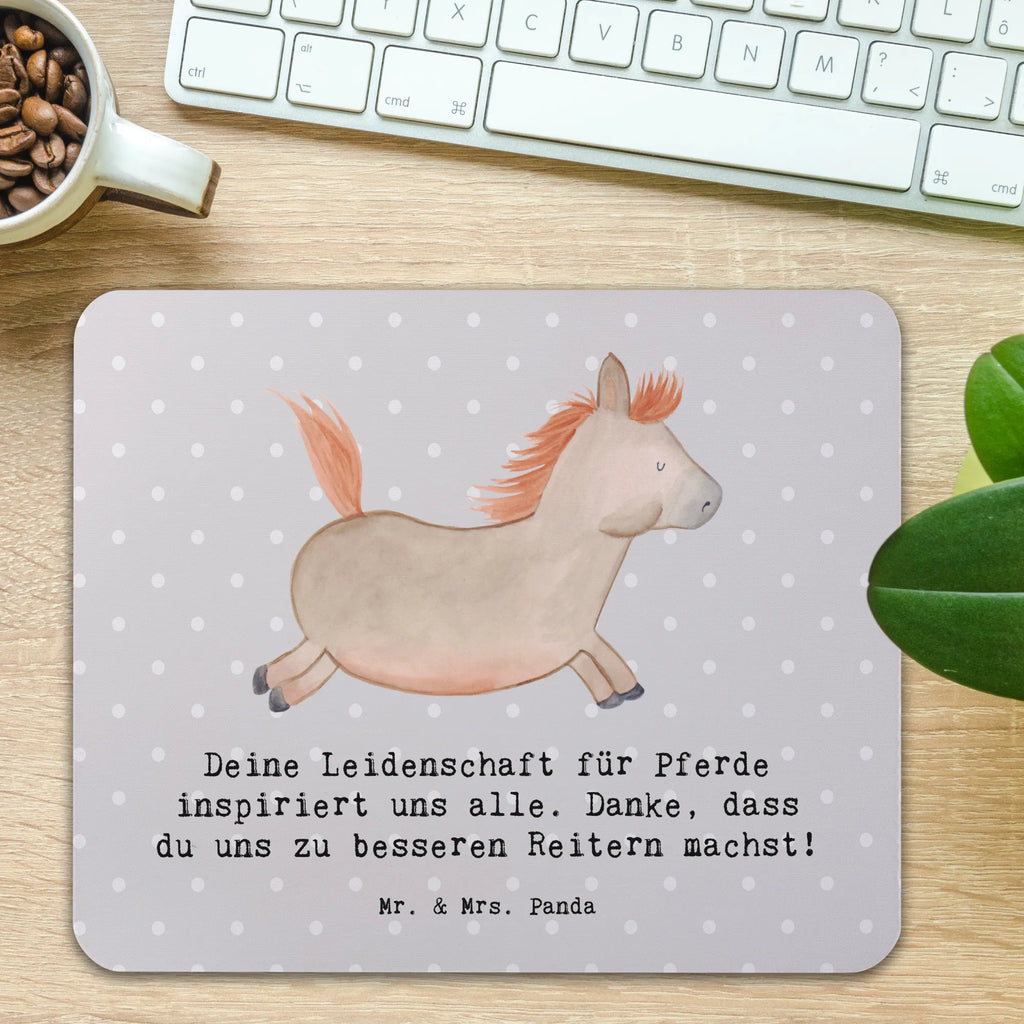 Mouse mat Deine Leidenschaft für Pferde inspiriert uns alle. Danke, dass du uns zu besseren Reitern machst! Büroausstattung, Einzigartiges Mauspad, Mousepad, Mauspad, Mauspad Büro, Mausunterlage, PC Zubehör, Computer zubehör, Designer Mauspad, Arbeitszimmer, Geschenk, Sport, Sportart, Hobby, Schenken, Danke, Dankeschön, Auszeichnung, Gewinn, Sportler