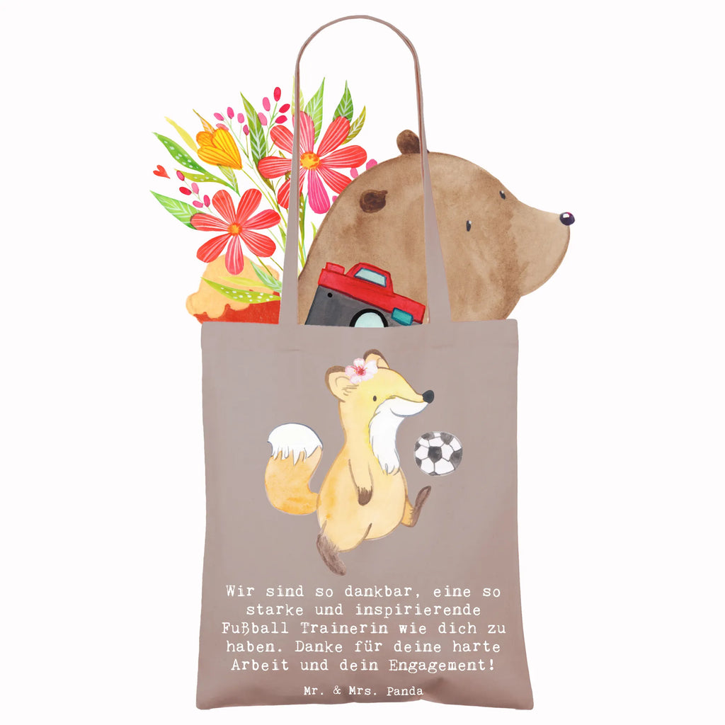 Tote bag Wir sind so dankbar, eine so starke und inspirierende Fußball Trainerin wie dich zu haben. Danke für deine harte Arbeit und dein Engagement! Strandtasche, Jutetasche, Stofftasche, Badetasche, Beutel, Einkaufstasche, Stoffbeutel, Jutebeutel, Beuteltasche, Umhängetasche, Einkaufstüte, Tasche, Laptoptasche, Shopper, Schultertasche, Tragetasche, Geschenk, Sport, Sportart, Hobby, Schenken, Danke, Dankeschön, Auszeichnung, Gewinn, Sportler