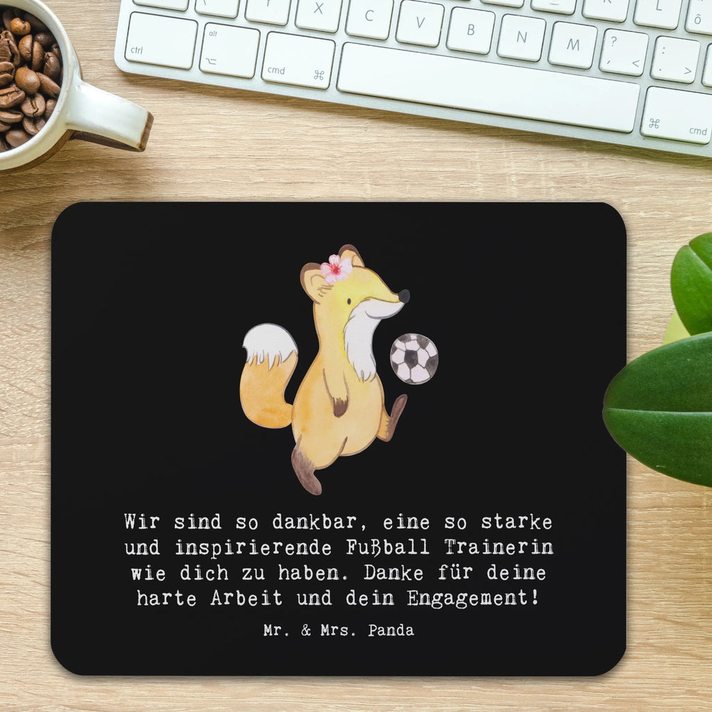 Mouse mat Wir sind so dankbar, eine so starke und inspirierende Fußball Trainerin wie dich zu haben. Danke für deine harte Arbeit und dein Engagement! Computer zubehör, Designer Mauspad, Mausunterlage, PC Zubehör, Mauspad Büro, Arbeitszimmer, Mauspad, Büroausstattung, Einzigartiges Mauspad, Mousepad, Geschenk, Sport, Sportart, Hobby, Schenken, Danke, Dankeschön, Auszeichnung, Gewinn, Sportler