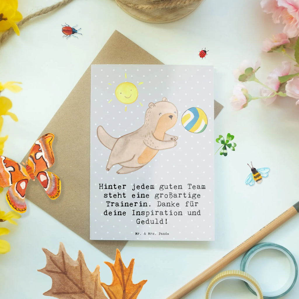 Greetings card Hinter jedem guten Team steht eine großartige Trainerin. Danke für deine Inspiration und Geduld! Einladungskarte, Ansichtskarten, Hochzeitskarte, Geburtstagskarte, Grußkarte, Karte, Glückwunschkarte, Klappkarte, Geschenk, Sport, Sportart, Hobby, Schenken, Danke, Dankeschön, Auszeichnung, Gewinn, Sportler