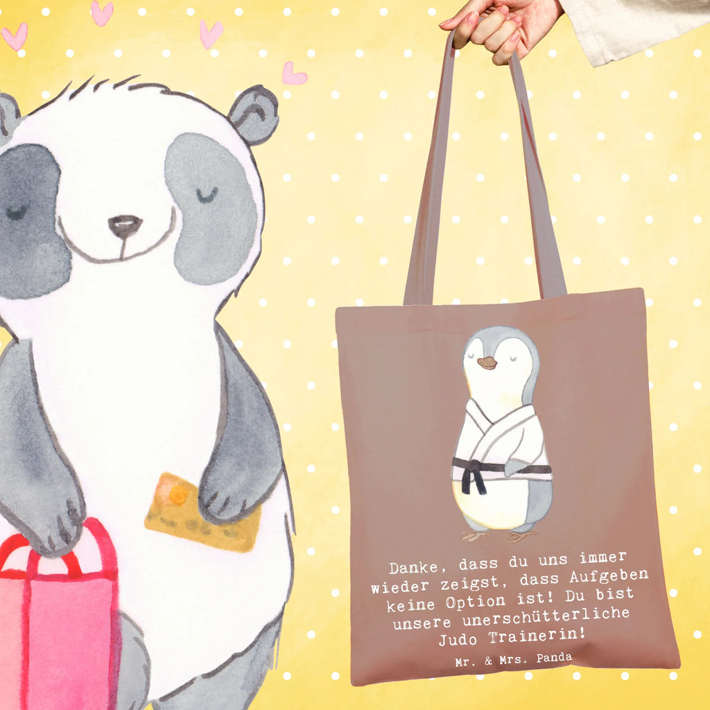 Tote bag Danke, dass du uns immer wieder zeigst, dass Aufgeben keine Option ist! Du bist unsere unerschütterliche Judo Trainerin! Umhängetasche, Jutebeutel, Badetasche, Einkaufstasche, Schultertasche, Tragetasche, Stofftasche, Stoffbeutel, Strandtasche, Shopper, Jutetasche, Beutel, Beuteltasche, Tasche, Einkaufstüte, Laptoptasche, Geschenk, Sport, Sportart, Hobby, Schenken, Danke, Dankeschön, Auszeichnung, Gewinn, Sportler