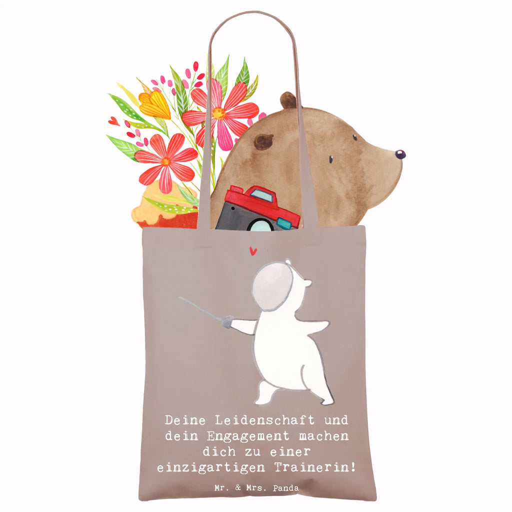 Tote bag Deine Leidenschaft und dein Engagement machen dich zu einer einzigartigen Trainerin! Beuteltasche, Schultertasche, Tragetasche, Jutebeutel, Stoffbeutel, Umhängetasche, Tasche, Badetasche, Stofftasche, Shopper, Strandtasche, Einkaufstasche, Einkaufstüte, Laptoptasche, Beutel, Jutetasche, Geschenk, Sport, Sportart, Hobby, Schenken, Danke, Dankeschön, Auszeichnung, Gewinn, Sportler