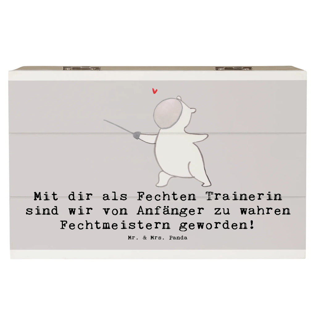 Holzkiste Fechten Trainerin Meister Aufbewahrungsbox, Truhe, Holzkiste, XXL, Schatzkiste, Geschenkbox, Schatulle, Erinnerungskiste, Erinnerungsbox, Geschenkdose, Kiste, Dekokiste, Geschenk, Sport, Sportart, Hobby, Schenken, Danke, Dankeschön, Auszeichnung, Gewinn, Sportler