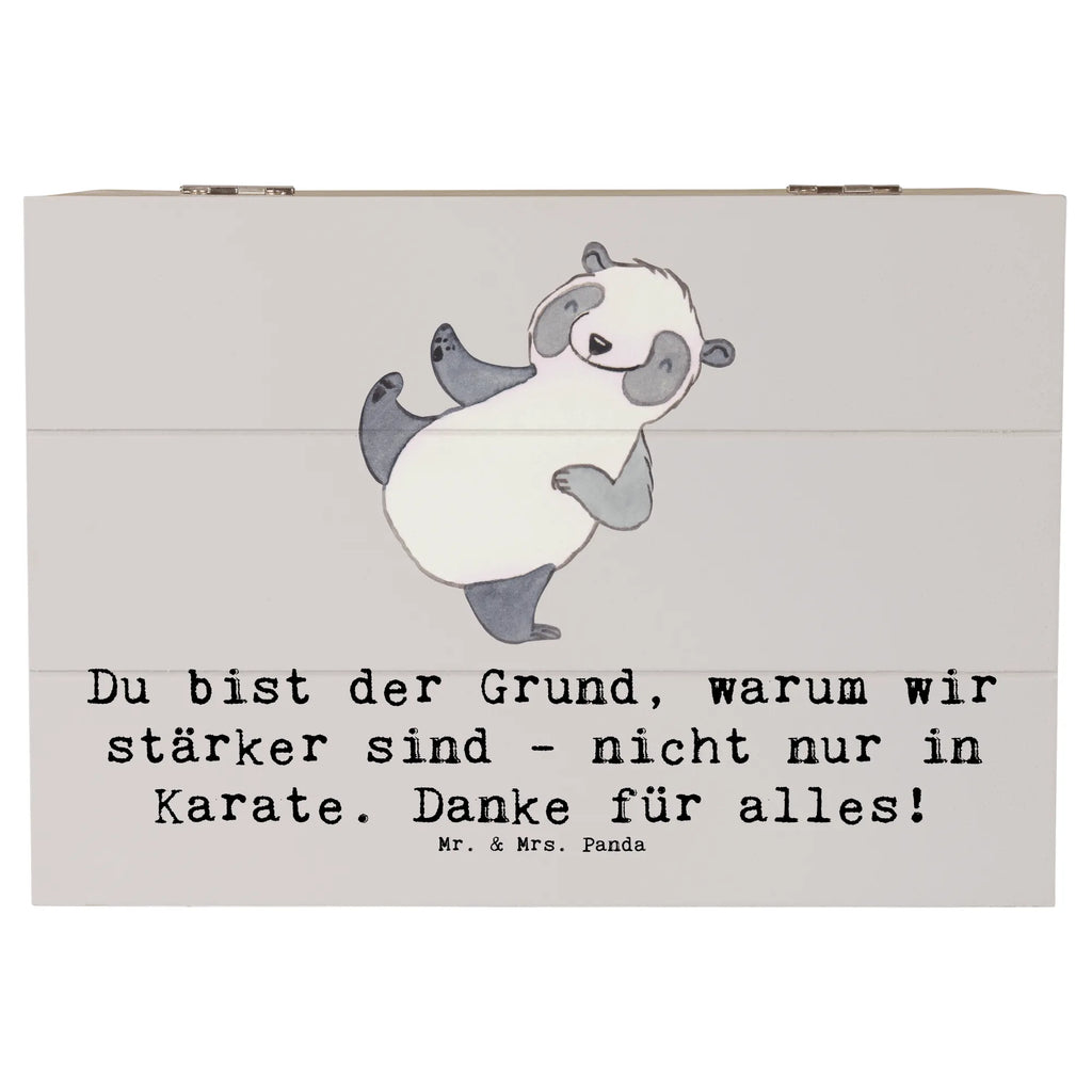 Holzkiste Karate Trainerin Stärke XXL, Geschenkdose, Erinnerungskiste, Holzkiste, Dekokiste, Erinnerungsbox, Schatzkiste, Schatulle, Kiste, Geschenkbox, Truhe, Aufbewahrungsbox, Geschenk, Sport, Sportart, Hobby, Schenken, Danke, Dankeschön, Auszeichnung, Gewinn, Sportler