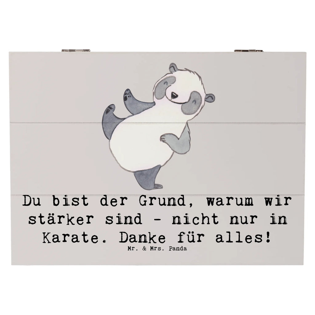 Holzkiste Karate Trainerin Stärke XXL, Geschenkdose, Erinnerungskiste, Holzkiste, Dekokiste, Erinnerungsbox, Schatzkiste, Schatulle, Kiste, Geschenkbox, Truhe, Aufbewahrungsbox, Geschenk, Sport, Sportart, Hobby, Schenken, Danke, Dankeschön, Auszeichnung, Gewinn, Sportler