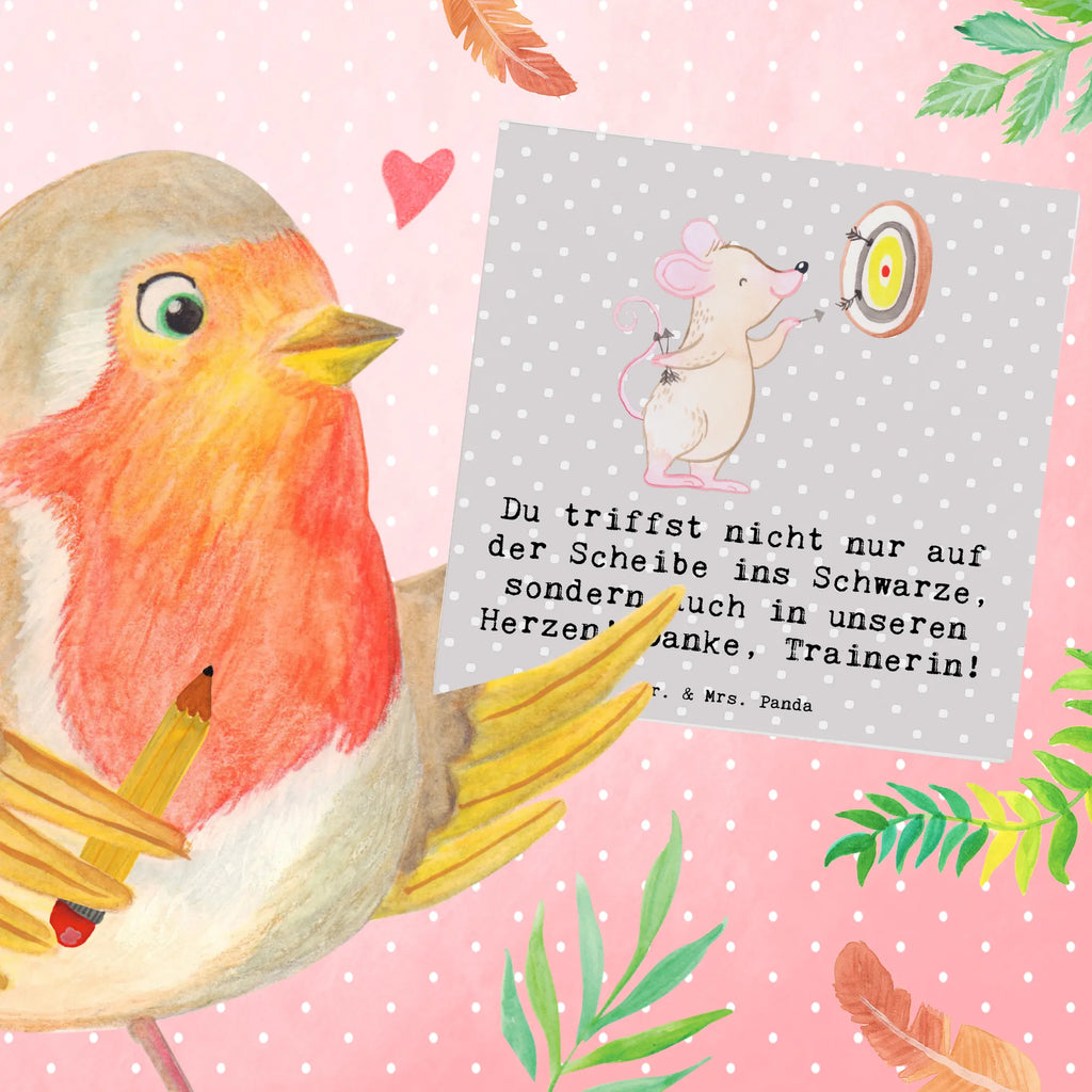 Deluxe Card Du triffst nicht nur auf der Scheibe ins Schwarze, sondern auch in unseren Herzen! Danke, Trainerin! Karte, Einladungskarte, Geburtstagskarte, Grußkarte, Klappkarte, Hochwertige Klappkarte, Glückwunschkarte, Hochzeitskarte, Hochwertige Grußkarte, Geschenk, Sport, Sportart, Hobby, Schenken, Danke, Dankeschön, Auszeichnung, Gewinn, Sportler