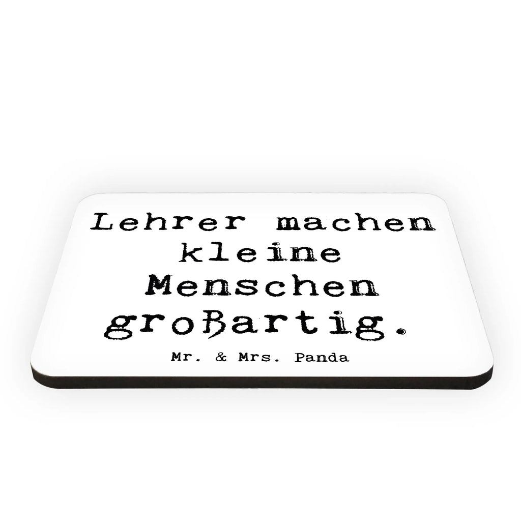 Magnet Saying Lehrer machen kleine Menschen großartig. Pinnwandmagnet, Kühlschrank Dekoration, Kühlschrankmagnet, Souvenir Magnet, Dekomagnet, Motivmagnete, Notiz Magnet, Whiteboard Magnet, sprüche, zitate, spruch kollektion, inspiration, motivation, lebensweisheiten, geschenkideen, wanddeko, wohnaccessoires, sprüche sammlung, schöne sprüche, glück, liebe, freude, lächeln, alltag verschönern, nachhaltige geschenke, dekoration, kreativ, einzigartig, shopify, mr and mrs panda