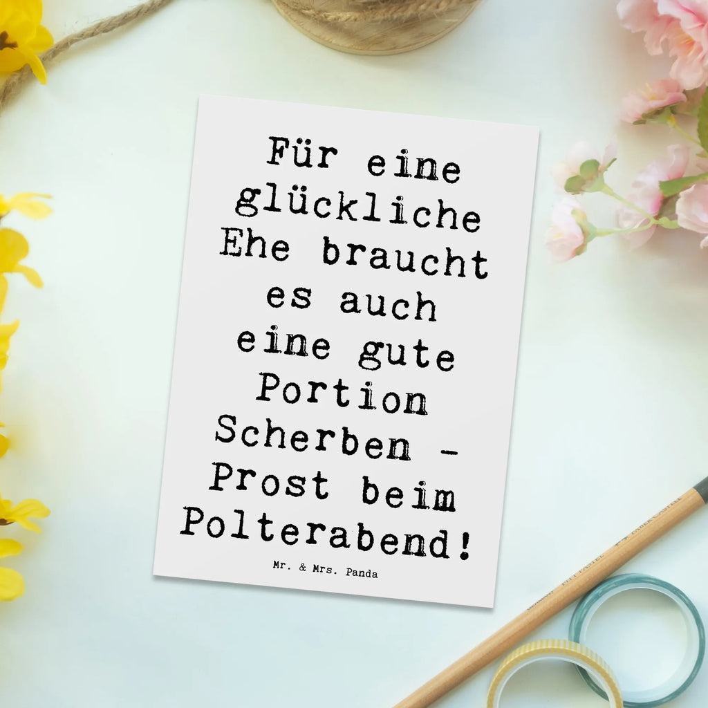 Postcard Saying Für eine glückliche Ehe braucht es auch eine gute Portion Scherben - Prost beim Polterabend! Karte, Grußkarte, Geburtstagskarte, Geschenkkarte, Einladungskarten Geburtstag, Dankeskarte, Postkarte, Ansichtskarten, Einladungskarte, Einladung Geburtstag, Ansichtskarte, Einladung, Hochzeit, Hochzeitsgeschenk, Ehe, Hochzeitsfeier, Trauung, Trauungsgeschenk, Hochzeitskarte, Verlobungsfeier, Verlobungsgeschenk, Hochzeitsgeschenkideen, Hochzeitsgeschenke für Brautpaar
