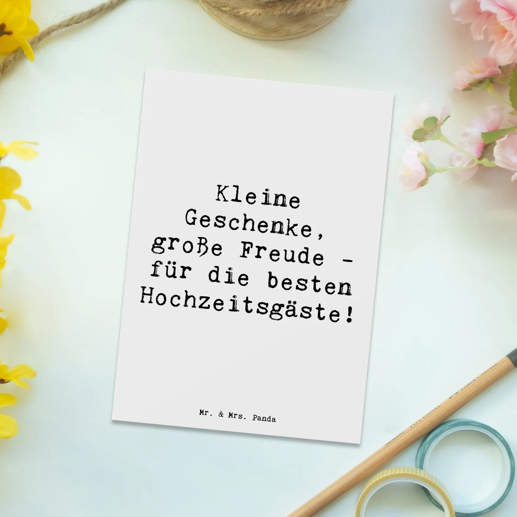 Postcard Saying Kleine Geschenke, große Freude - für die besten Hochzeitsgäste! Geburtstagskarte, Geschenkkarte, Einladung, Dankeskarte, Ansichtskarten, Karte, Postkarte, Einladungskarten Geburtstag, Ansichtskarte, Einladungskarte, Grußkarte, Einladung Geburtstag, Hochzeit, Hochzeitsgeschenk, Ehe, Hochzeitsfeier, Trauung, Trauungsgeschenk, Hochzeitskarte, Verlobungsfeier, Verlobungsgeschenk, Hochzeitsgeschenkideen, Hochzeitsgeschenke für Brautpaar