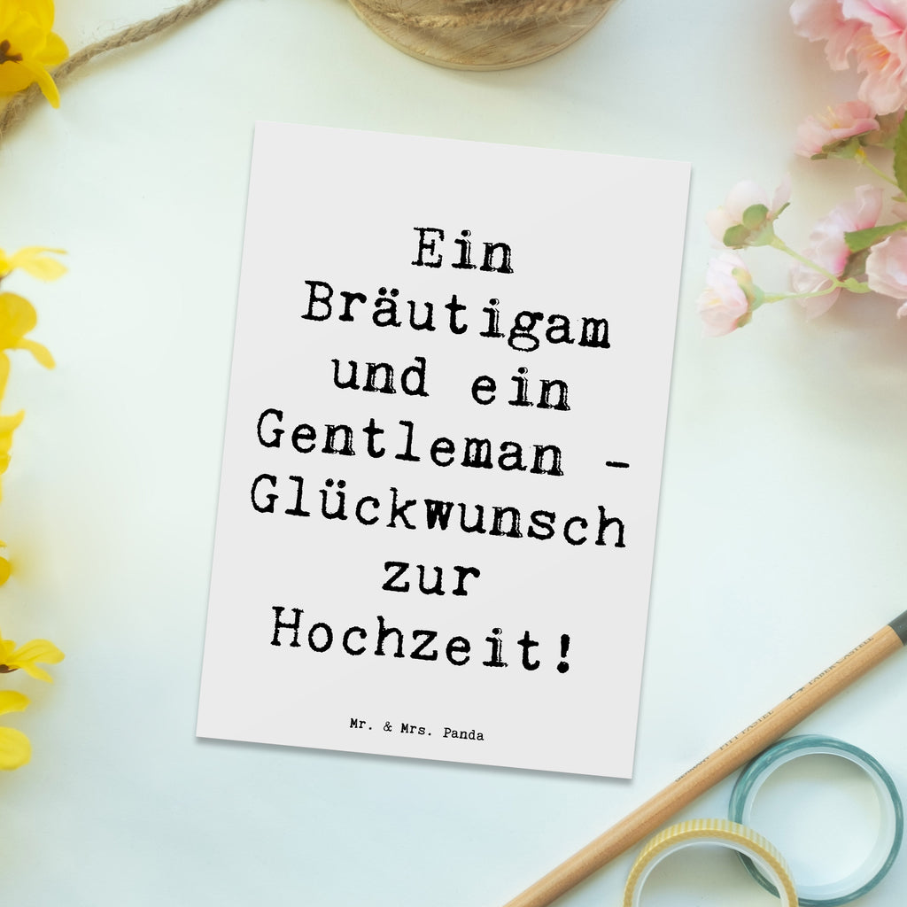 Postcard Saying Ein Bräutigam und ein Gentleman - Glückwunsch zur Hochzeit! Ansichtskarten, Grußkarte, Postkarte, Karte, Dankeskarte, Einladung Geburtstag, Einladungskarte, Geschenkkarte, Einladung, Ansichtskarte, Einladungskarten Geburtstag, Geburtstagskarte, Hochzeit, Hochzeitsgeschenk, Ehe, Hochzeitsfeier, Trauung, Trauungsgeschenk, Hochzeitskarte, Verlobungsfeier, Verlobungsgeschenk, Hochzeitsgeschenkideen, Hochzeitsgeschenke für Brautpaar