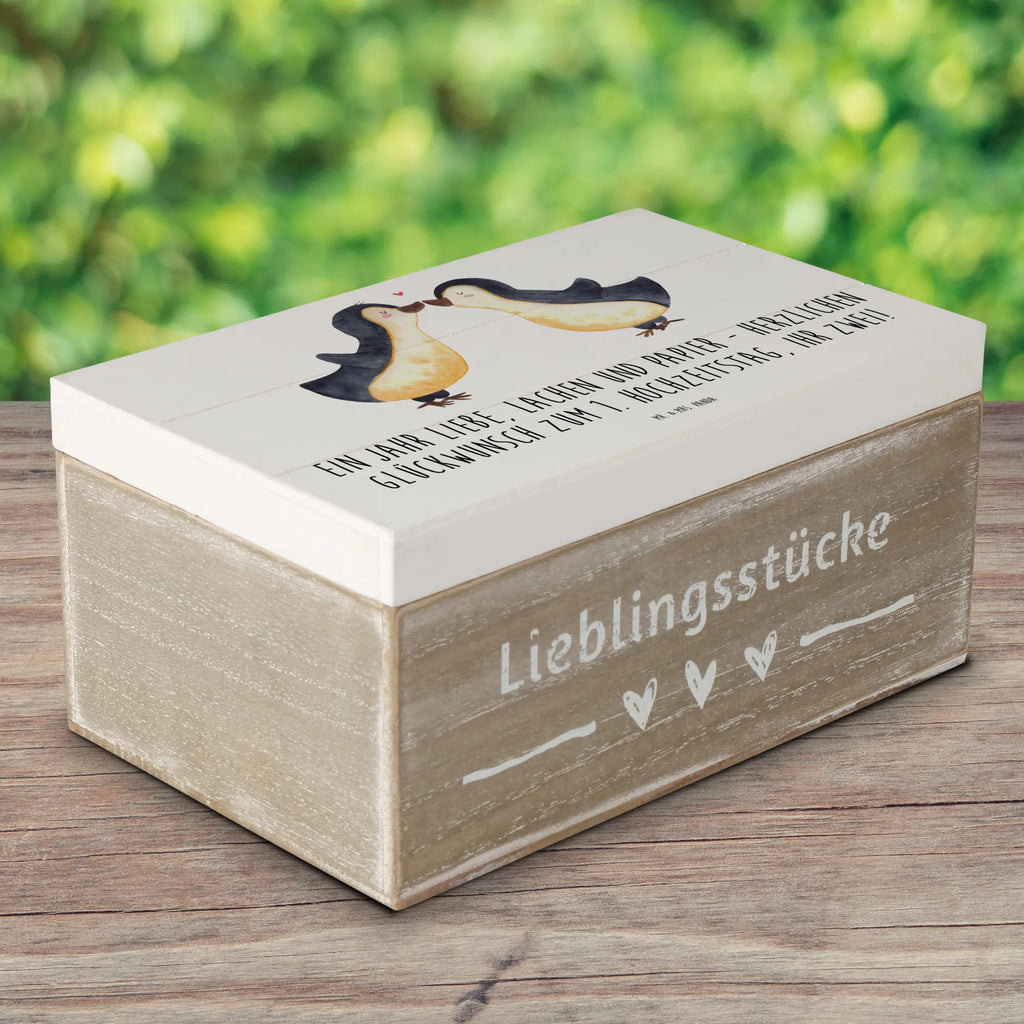 Wooden chest Ein Jahr Liebe, Lachen und Papier - Herzlichen Glückwunsch zum 1. Hochzeitstag, ihr Zwei! Holzkiste, Schatulle, Dekokiste, Geschenkdose, Aufbewahrungsbox, Schatzkiste, Truhe, Erinnerungskiste, Kiste, Geschenkbox, Erinnerungsbox, XXL, Hochzeit, Hochzeitsgeschenk, Ehe, Hochzeitsfeier, Trauung, Trauungsgeschenk, Hochzeitskarte, Verlobungsfeier, Verlobungsgeschenk, Hochzeitsgeschenkideen, Hochzeitsgeschenke für Brautpaar