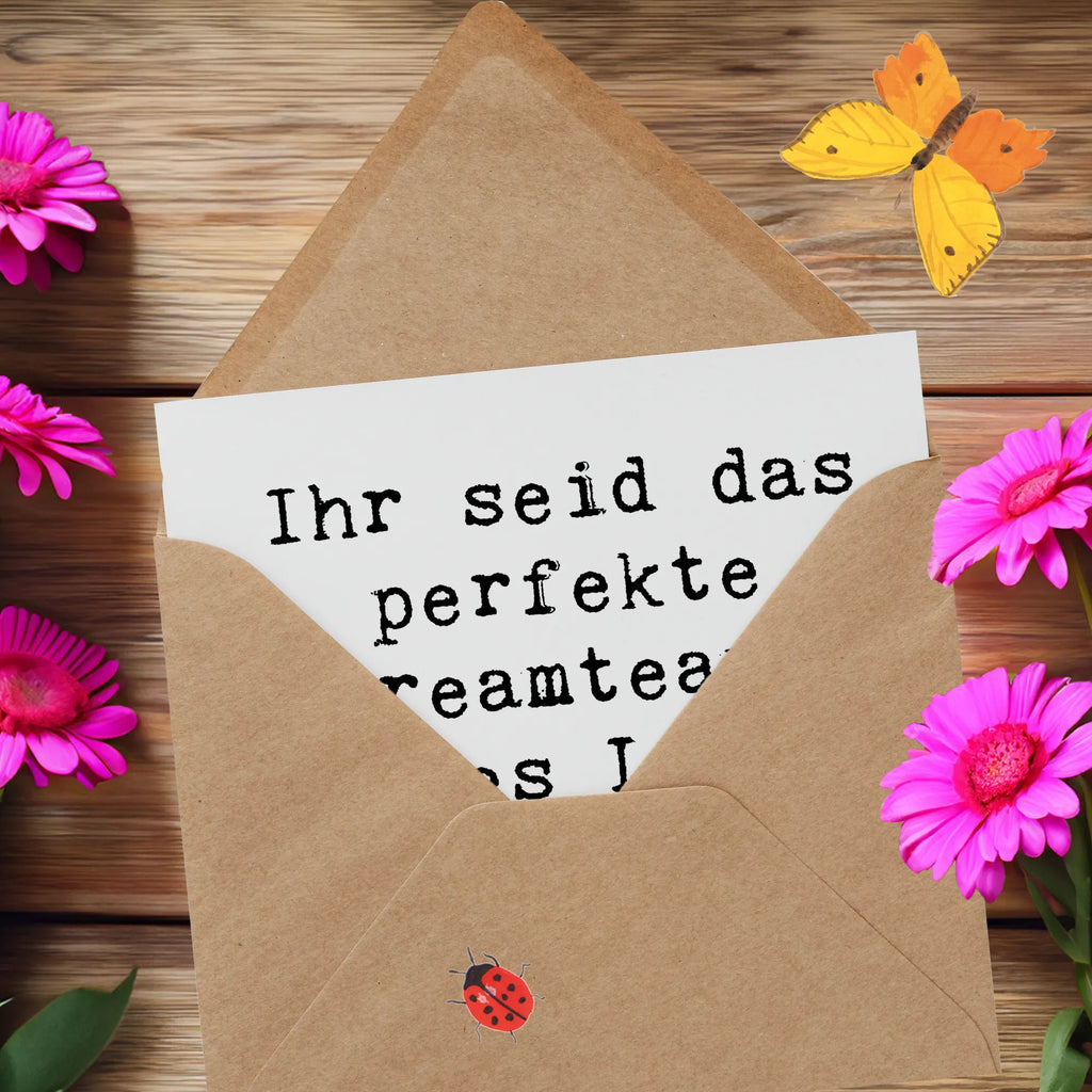 Deluxe Karte Spruch 3. Hochzeitstag Lederhochzeit Dreamteam Einladungskarte, Grußkarte, Karte, Hochzeitskarte, Hochwertige Grußkarte, Klappkarte, Glückwunschkarte, Hochwertige Klappkarte, Geburtstagskarte, Hochzeit, Hochzeitsgeschenk, Ehe, Hochzeitsfeier, Trauung, Trauungsgeschenk, Verlobungsfeier, Verlobungsgeschenk, Hochzeitsgeschenkideen, Hochzeitsgeschenke für Brautpaar