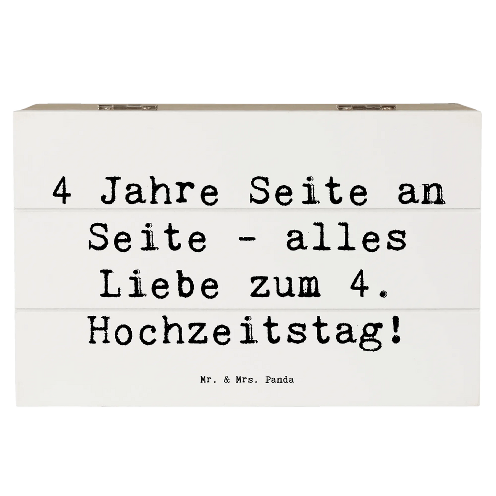 Wooden chest Saying 4 Jahre Seite an Seite - alles Liebe zum 4. Hochzeitstag! Dekokiste, Geschenkbox, Schatzkiste, Geschenkdose, Kiste, Erinnerungsbox, Aufbewahrungsbox, Truhe, XXL, Erinnerungskiste, Holzkiste, Schatulle, Hochzeit, Hochzeitsgeschenk, Ehe, Hochzeitsfeier, Trauung, Trauungsgeschenk, Hochzeitskarte, Verlobungsfeier, Verlobungsgeschenk, Hochzeitsgeschenkideen, Hochzeitsgeschenke für Brautpaar