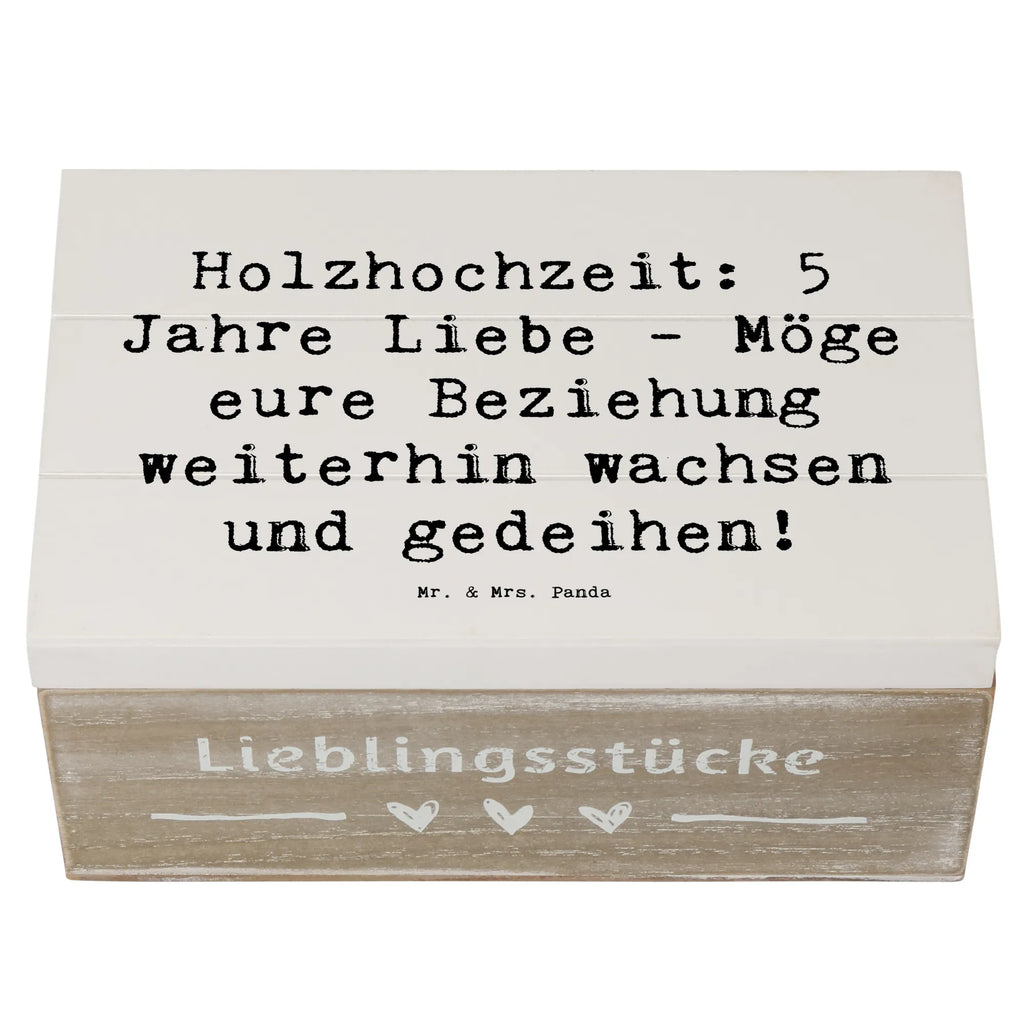Wooden chest Saying Holzhochzeit: 5 Jahre Liebe - Möge eure Beziehung weiterhin wachsen und gedeihen! Erinnerungsbox, Kiste, Dekokiste, Schatzkiste, Aufbewahrungsbox, Erinnerungskiste, Holzkiste, Schatulle, Truhe, Geschenkdose, Geschenkbox, XXL, Hochzeit, Hochzeitsgeschenk, Ehe, Hochzeitsfeier, Trauung, Trauungsgeschenk, Hochzeitskarte, Verlobungsfeier, Verlobungsgeschenk, Hochzeitsgeschenkideen, Hochzeitsgeschenke für Brautpaar
