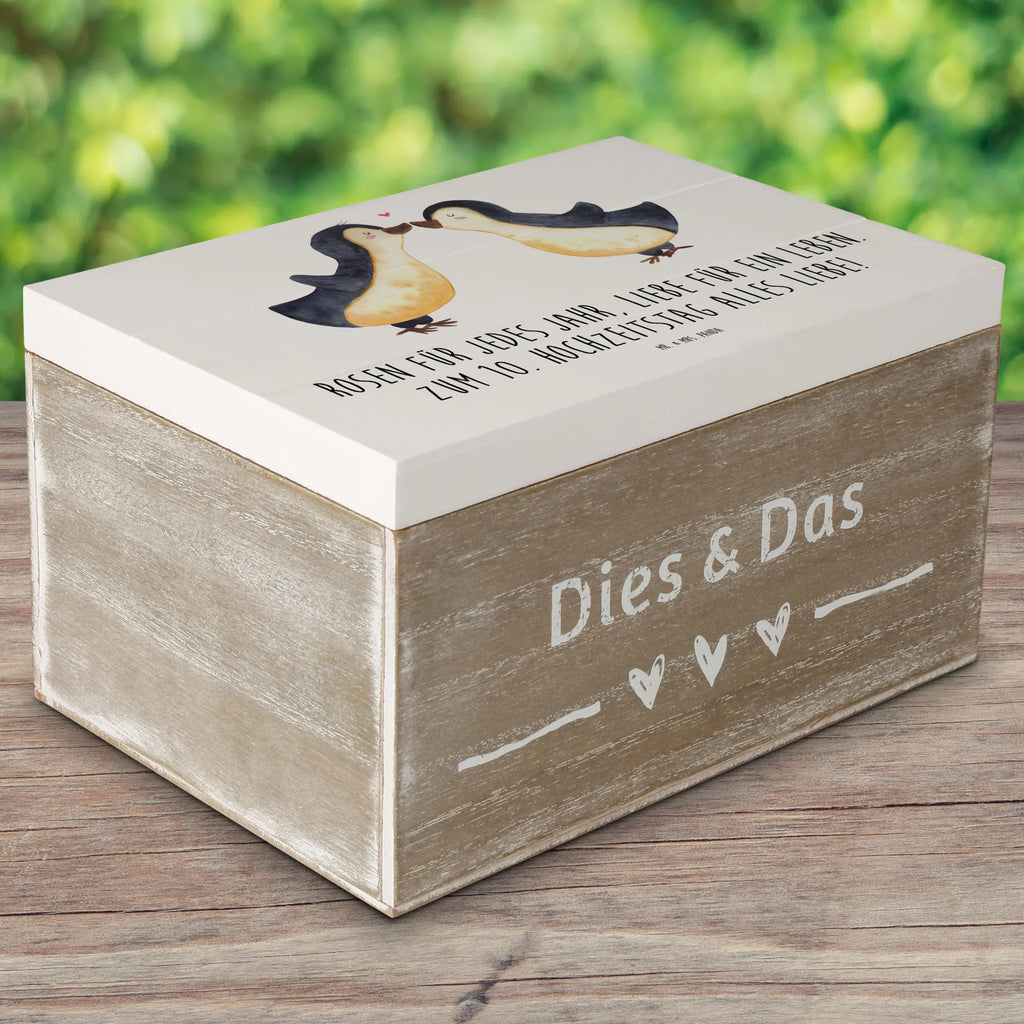 Wooden chest Rosen für jedes Jahr, Liebe für ein Leben. Zum 10. Hochzeitstag alles Liebe! Kiste, XXL, Geschenkbox, Erinnerungskiste, Truhe, Schatulle, Schatzkiste, Dekokiste, Holzkiste, Geschenkdose, Erinnerungsbox, Aufbewahrungsbox, Hochzeit, Hochzeitsgeschenk, Ehe, Hochzeitsfeier, Trauung, Trauungsgeschenk, Hochzeitskarte, Verlobungsfeier, Verlobungsgeschenk, Hochzeitsgeschenkideen, Hochzeitsgeschenke für Brautpaar