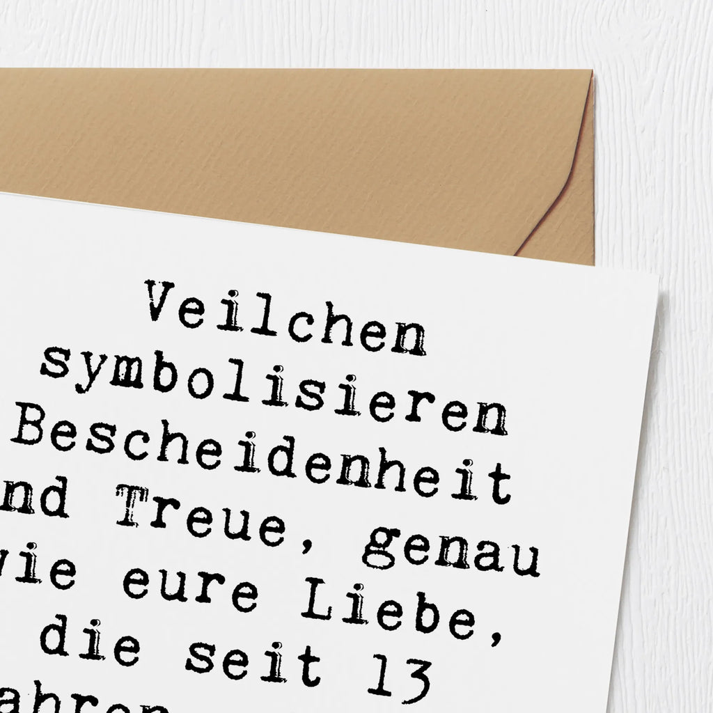 Deluxe Card Saying Veilchen symbolisieren Bescheidenheit und Treue, genau wie eure Liebe, die seit 13 Jahren erblüht, und das jedes Jahr aufs Neue. Karte, Hochwertige Klappkarte, Hochzeitskarte, Geburtstagskarte, Klappkarte, Glückwunschkarte, Einladungskarte, Hochwertige Grußkarte, Grußkarte, Hochzeit, Hochzeitsgeschenk, Ehe, Hochzeitsfeier, Trauung, Trauungsgeschenk, Verlobungsfeier, Verlobungsgeschenk, Hochzeitsgeschenkideen, Hochzeitsgeschenke für Brautpaar