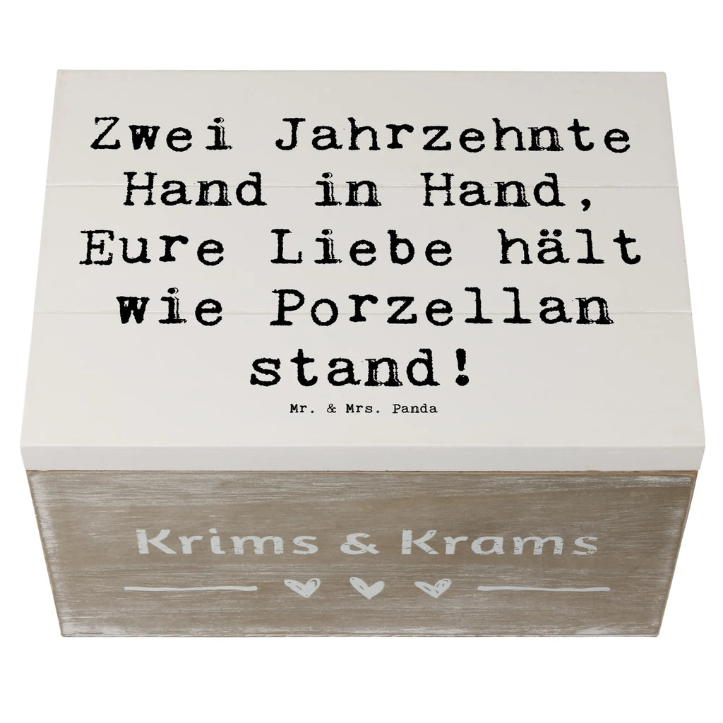 Holzkiste Spruch 20. Hochzeitstag Porzellanhochzeit Geschenkdose, Kiste, Holzkiste, Schatzkiste, Dekokiste, Erinnerungskiste, Truhe, Schatulle, XXL, Erinnerungsbox, Geschenkbox, Aufbewahrungsbox, Hochzeit, Hochzeitsgeschenk, Ehe, Hochzeitsfeier, Trauung, Trauungsgeschenk, Hochzeitskarte, Verlobungsfeier, Verlobungsgeschenk, Hochzeitsgeschenkideen, Hochzeitsgeschenke für Brautpaar