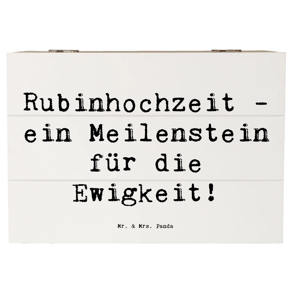 Holzkiste Spruch 40. Hochzeitstag Rubinhochzeit Dekokiste, Kiste, Geschenkbox, XXL, Aufbewahrungsbox, Geschenkdose, Erinnerungsbox, Schatulle, Holzkiste, Schatzkiste, Erinnerungskiste, Truhe, Hochzeit, Hochzeitsgeschenk, Ehe, Hochzeitsfeier, Trauung, Trauungsgeschenk, Hochzeitskarte, Verlobungsfeier, Verlobungsgeschenk, Hochzeitsgeschenkideen, Hochzeitsgeschenke für Brautpaar