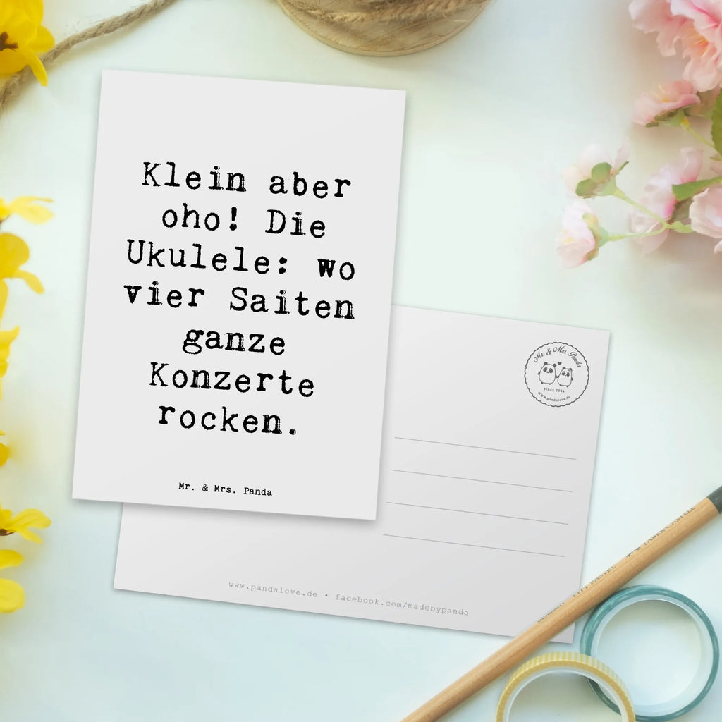 Postcard Saying Klein aber oho! Die Ukulele: wo vier Saiten ganze Konzerte rocken. Einladungskarten Geburtstag, Grußkarte, Einladungskarte, Ansichtskarten, Karte, Geburtstagskarte, Einladung, Postkarte, Dankeskarte, Einladung Geburtstag, Geschenkkarte, Ansichtskarte, Instrumente, Geschenke Musiker, Musikliebhaber