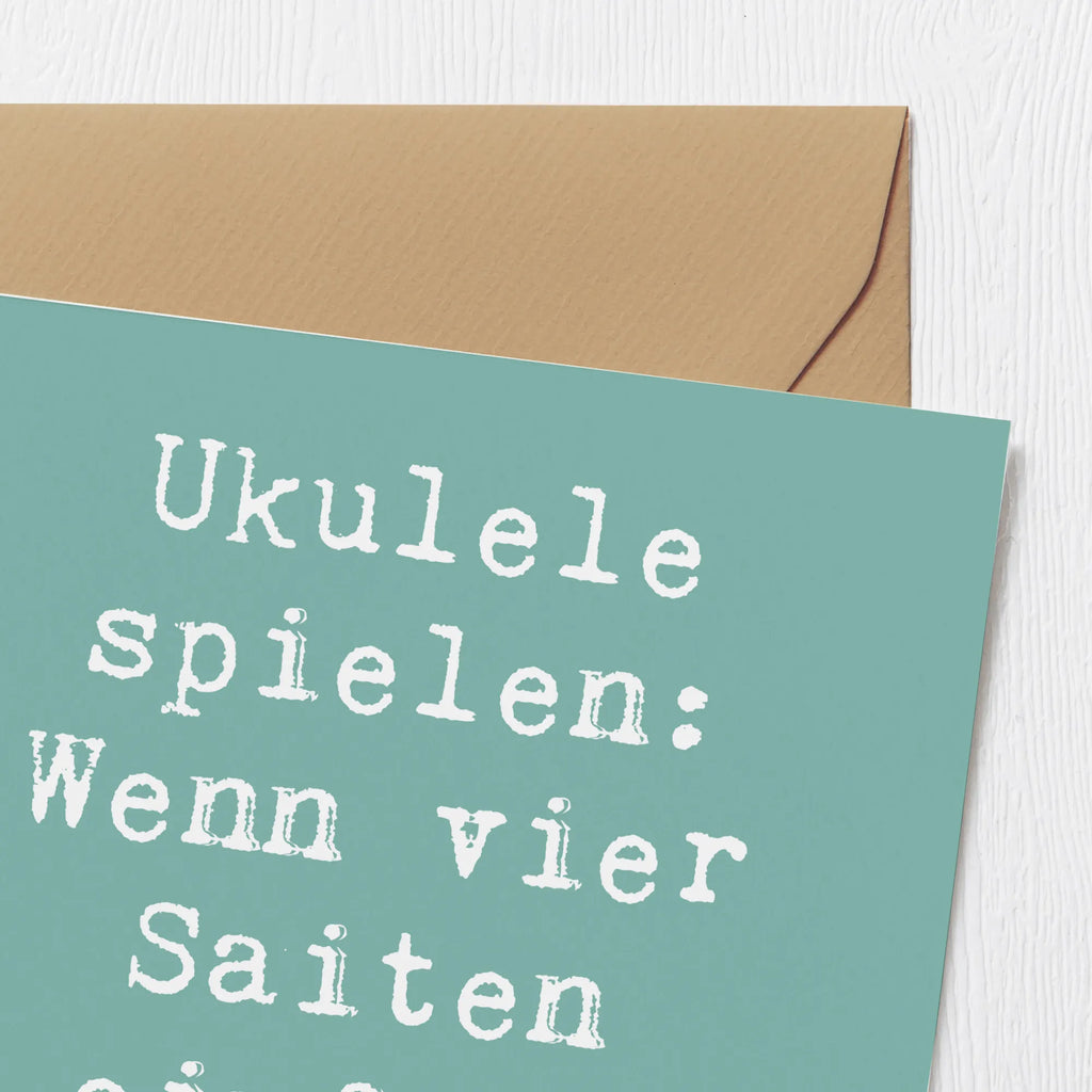 Deluxe Card Saying Ukulele spielen: Wenn vier Saiten einfach genug sind! Grußkarte, Hochwertige Grußkarte, Klappkarte, Karte, Hochwertige Klappkarte, Geburtstagskarte, Hochzeitskarte, Einladungskarte, Glückwunschkarte, Instrumente, Geschenke Musiker, Musikliebhaber