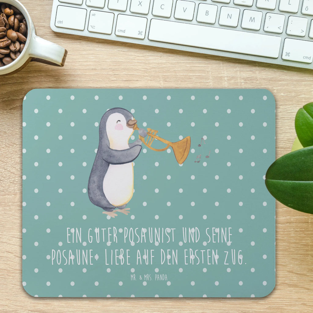 Mouse mat Ein guter Posaunist und seine Posaune: Liebe auf den ersten Zug. Büroausstattung, PC Zubehör, Mauspad Büro, Designer Mauspad, Mausunterlage, Mousepad, Einzigartiges Mauspad, Arbeitszimmer, Mauspad, Computer zubehör, Instrumente, Geschenke Musiker, Musikliebhaber